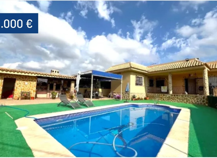Resale - Villa -
Orihuela Costa