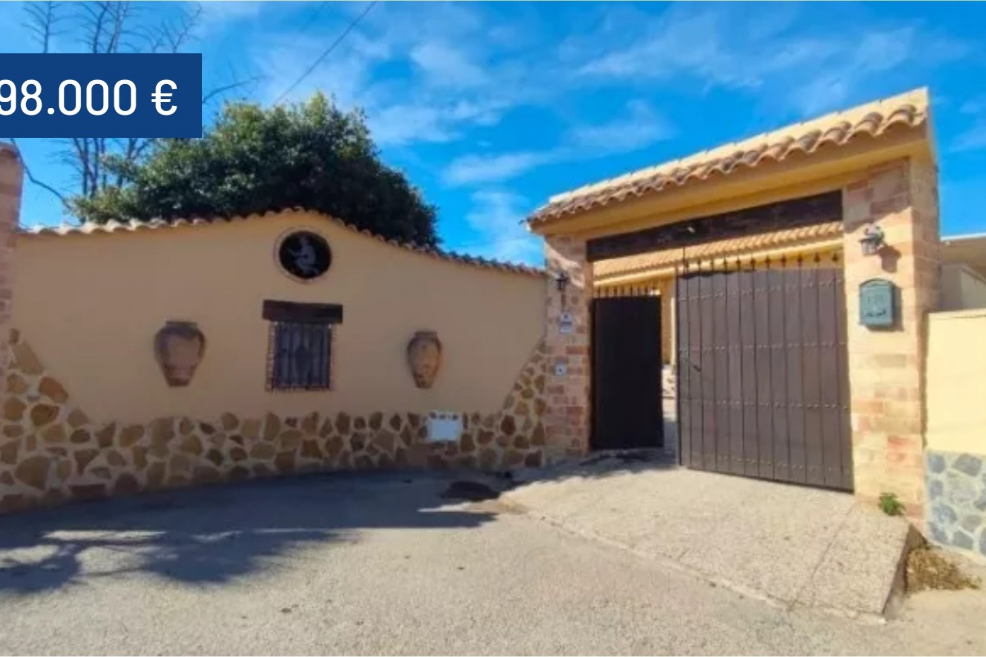 Resale - Villa -
Orihuela Costa