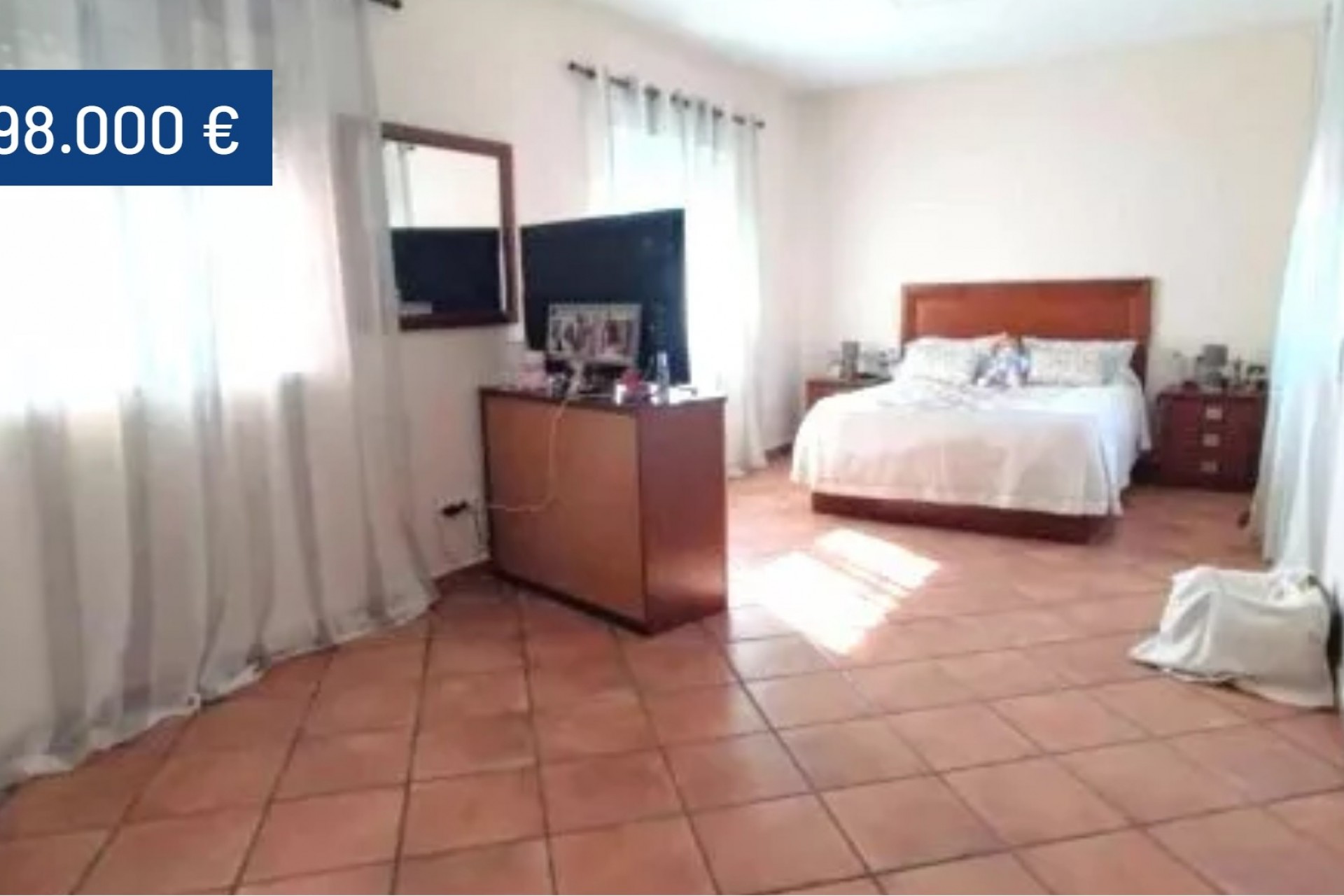 Resale - Villa -
Orihuela Costa