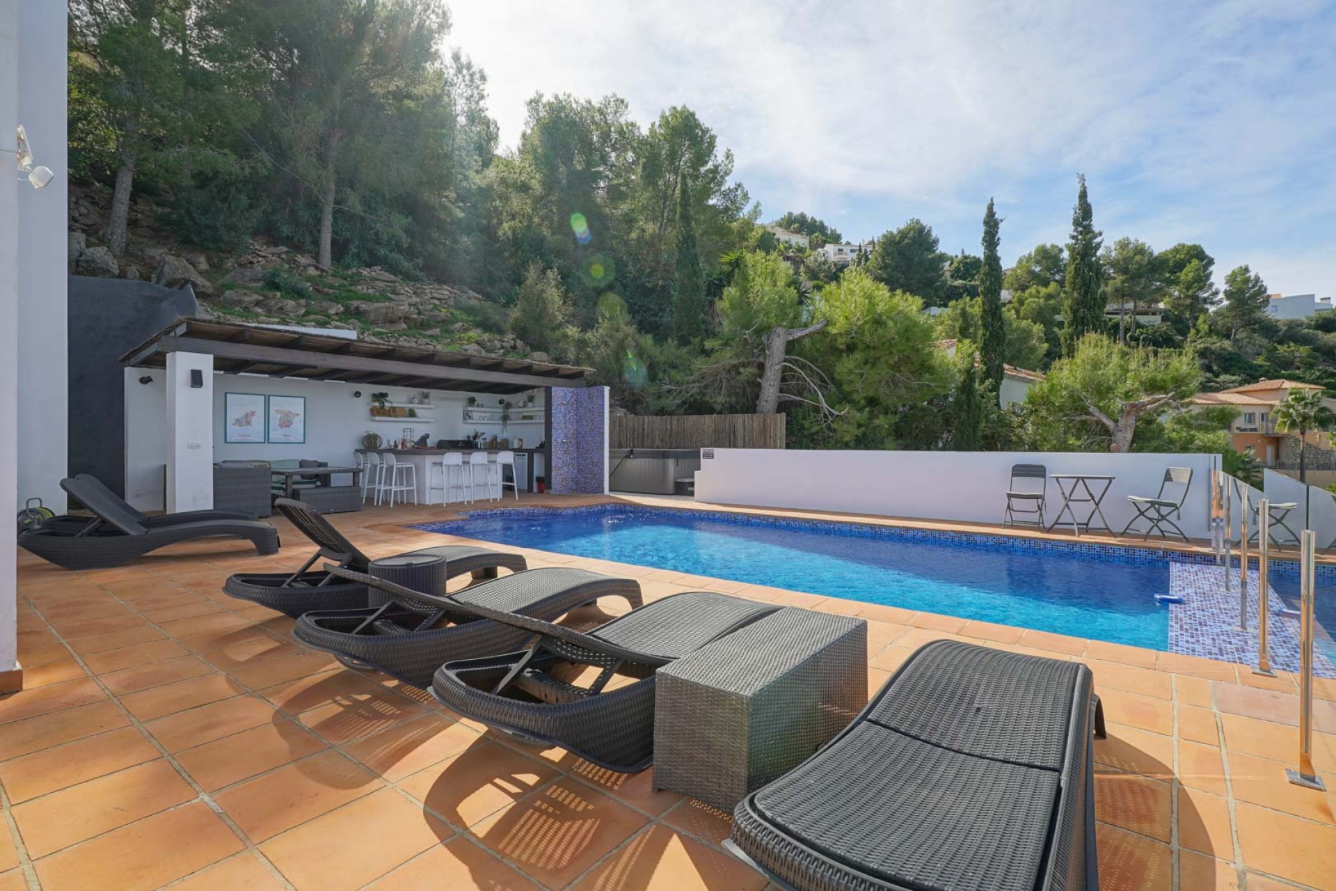 Resale - Villa -
Pedreguer - La Sella