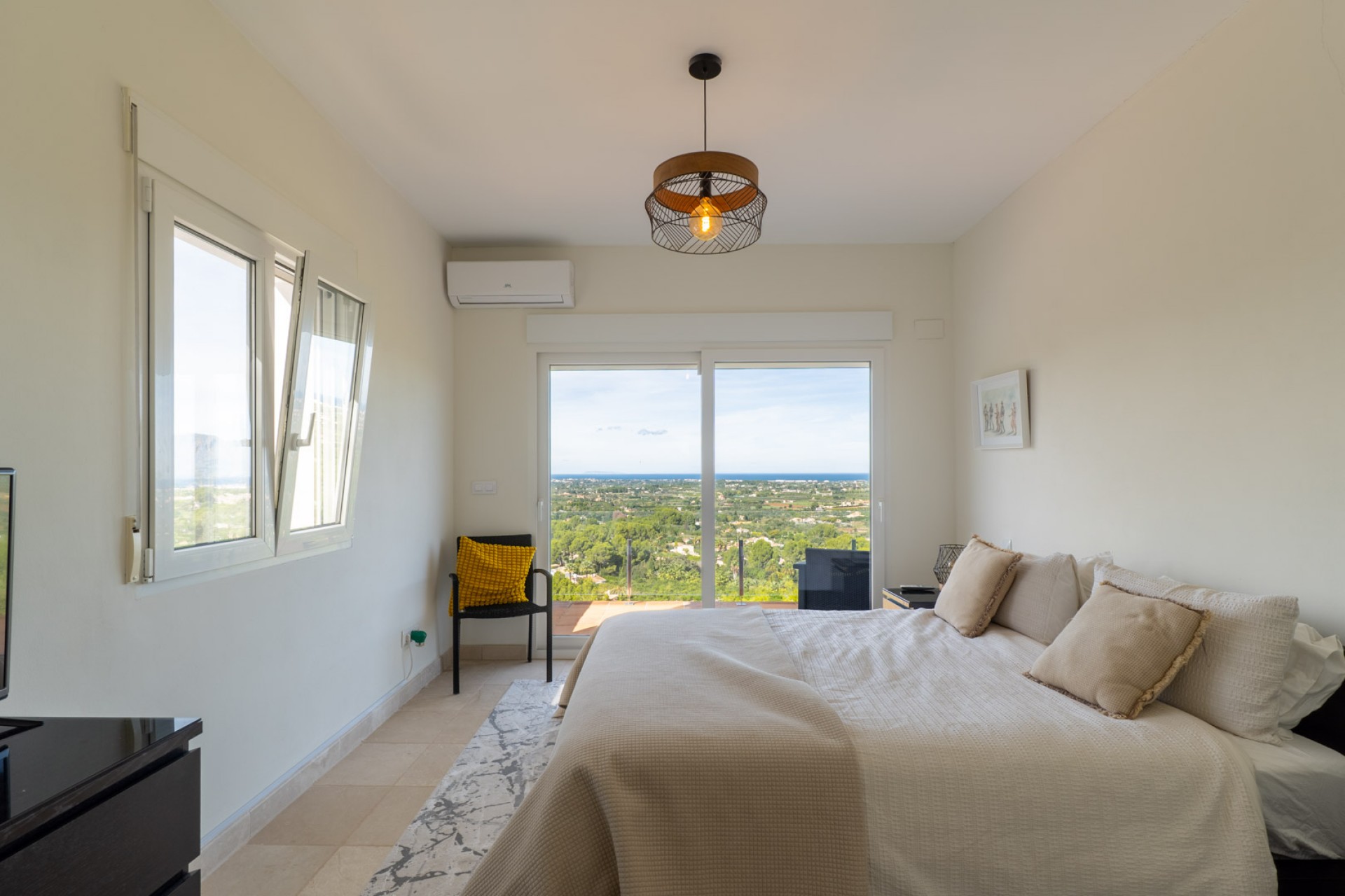 Resale - Villa -
Pedreguer - La Sella