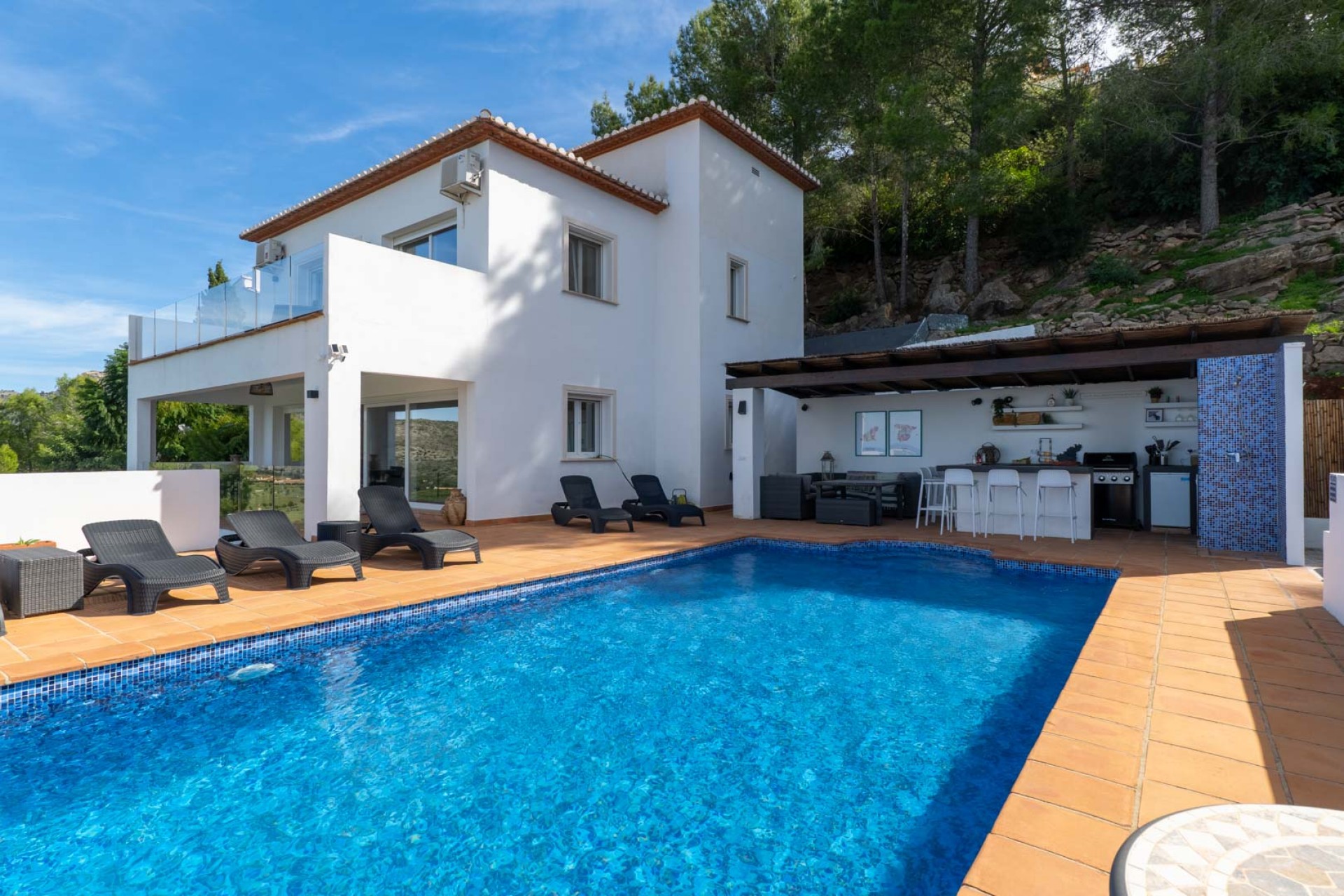 Resale - Villa -
Pedreguer - La Sella