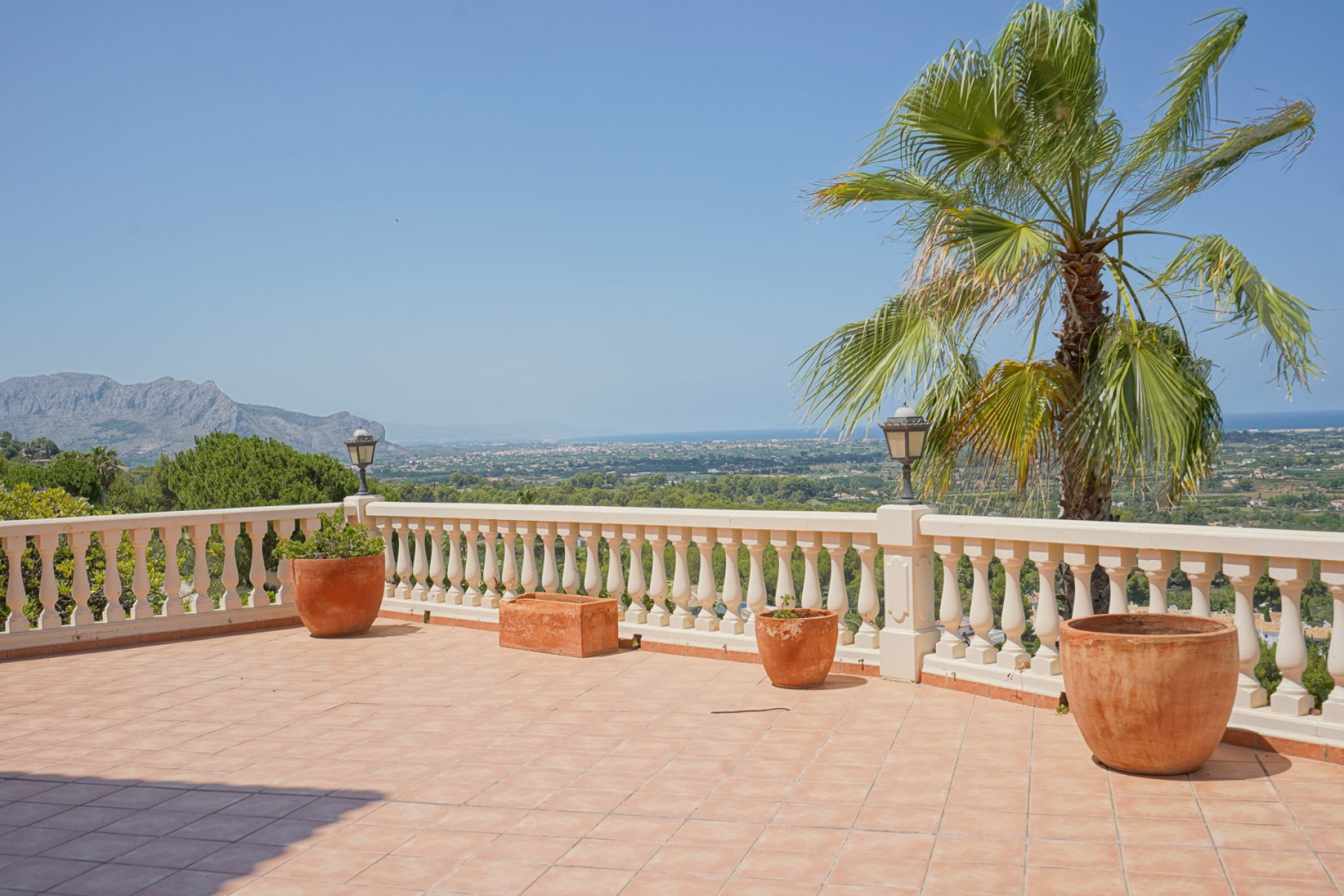 Resale - Villa -
Pedreguer - La Sella