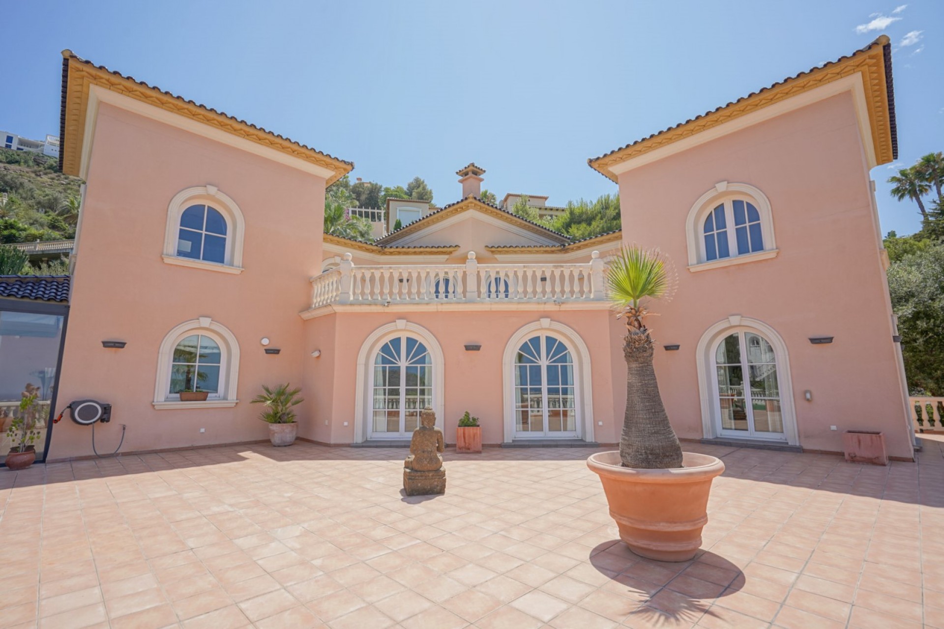 Resale - Villa -
Pedreguer - La Sella