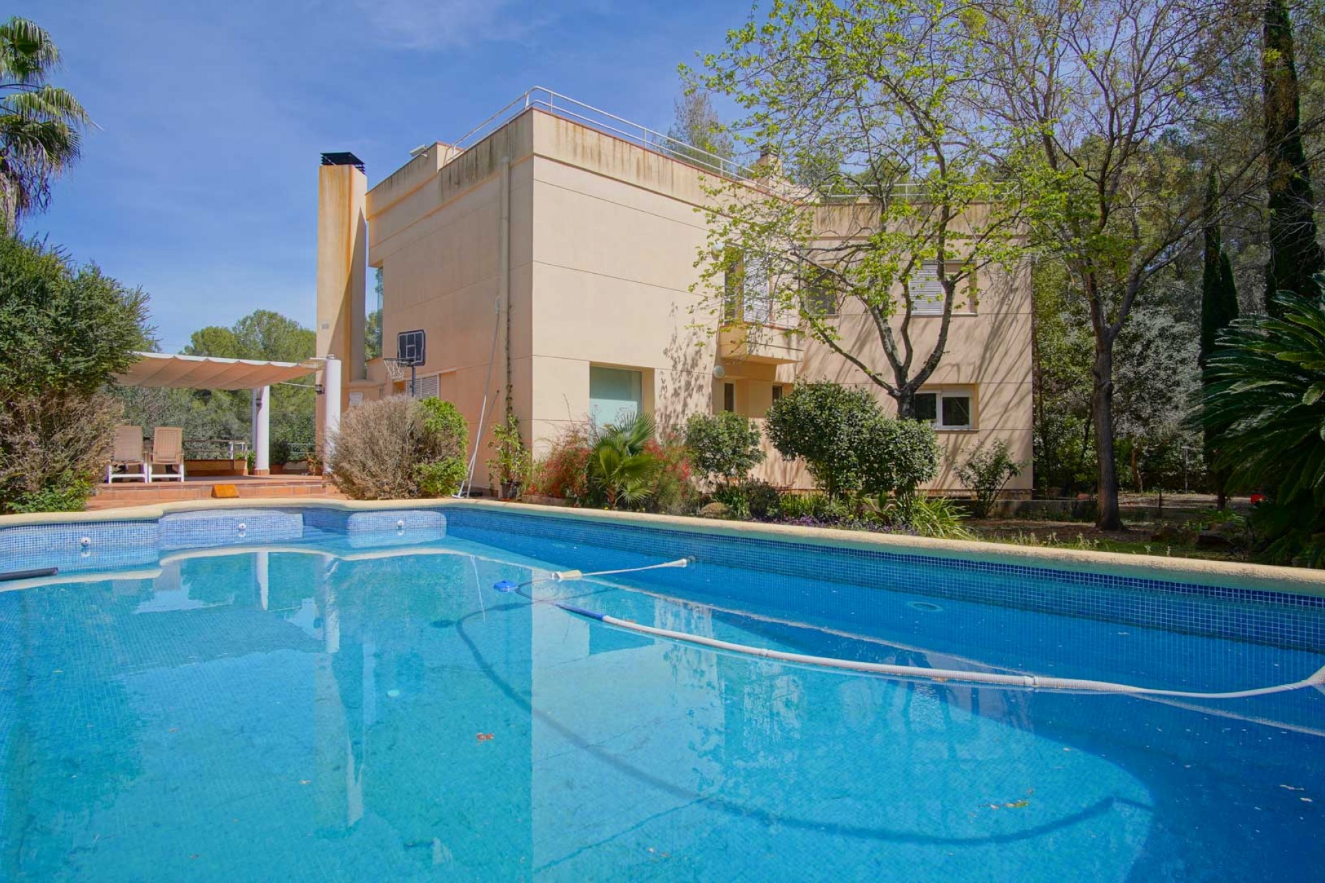 Resale - Villa -
Pedreguer - La Sella