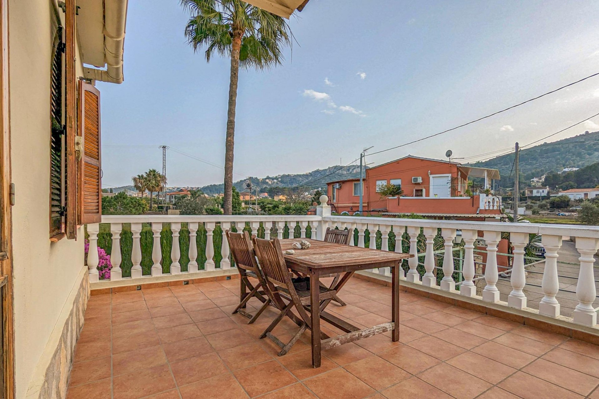 Resale - Villa -
Pedreguer - March