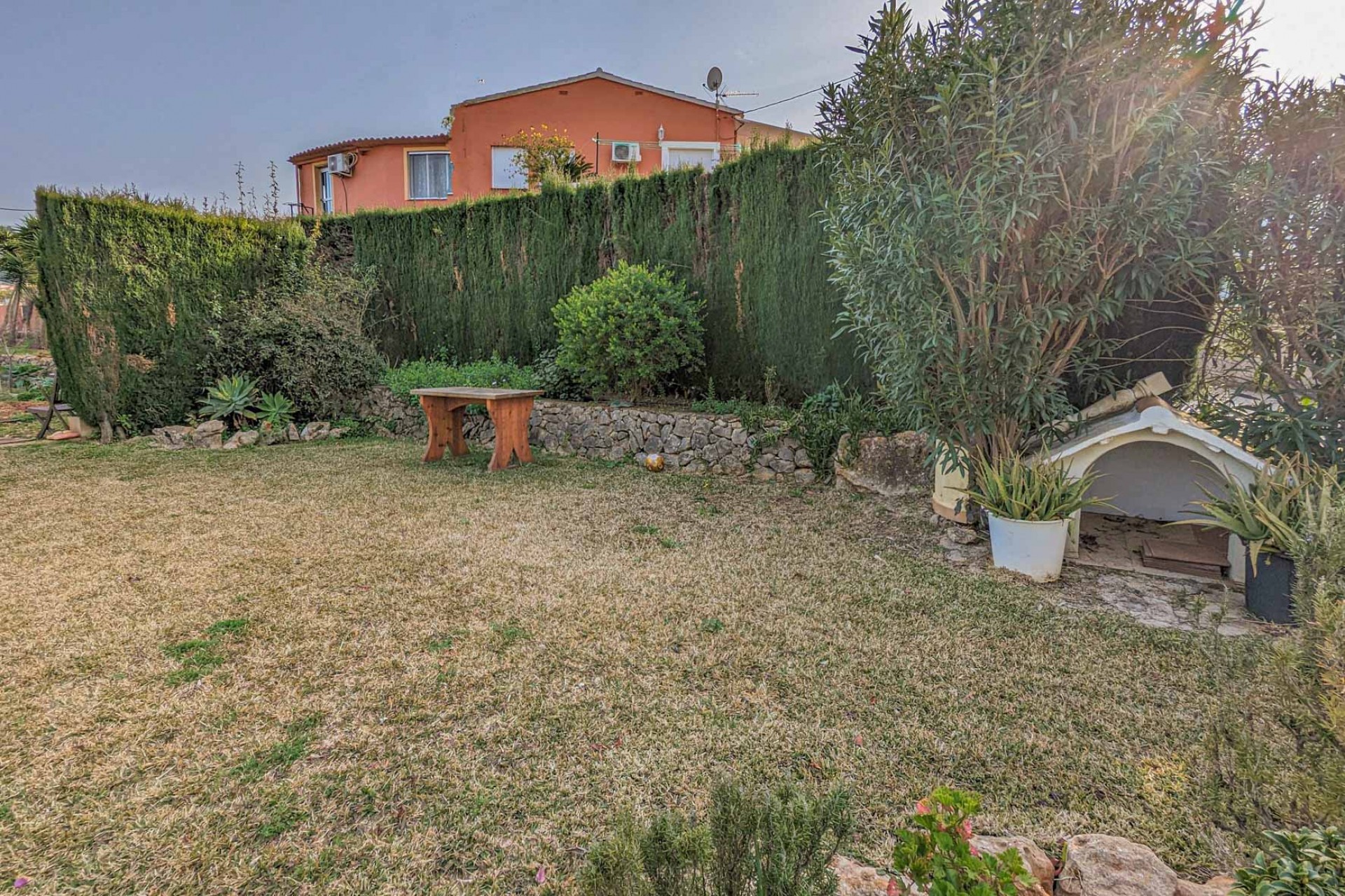 Resale - Villa -
Pedreguer - March