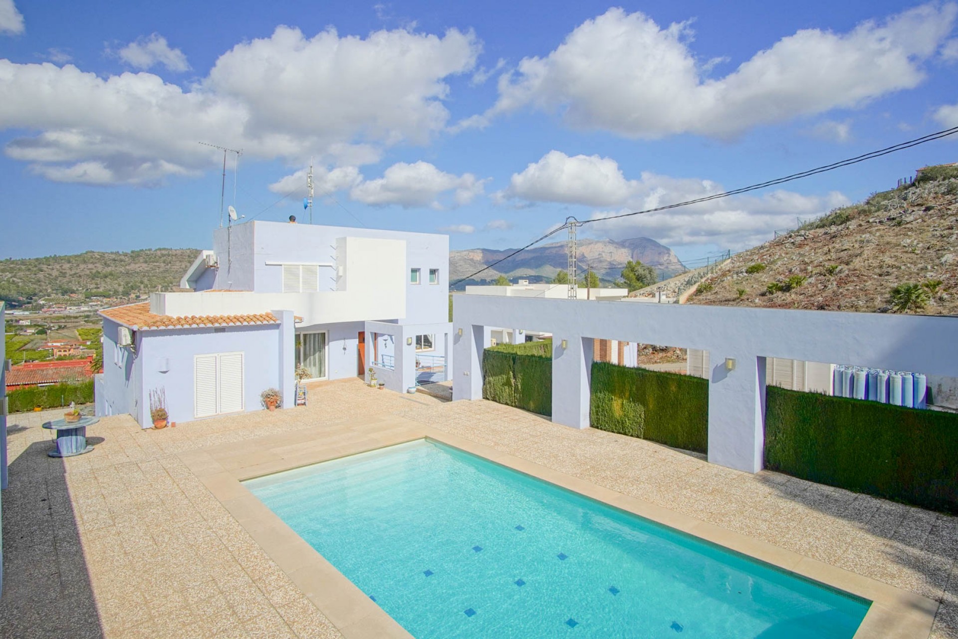 Resale - Villa -
Pedreguer