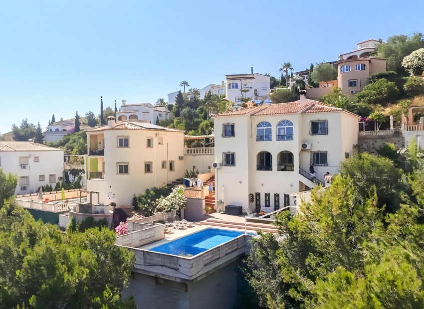 Resale - Villa -
Pedreguer