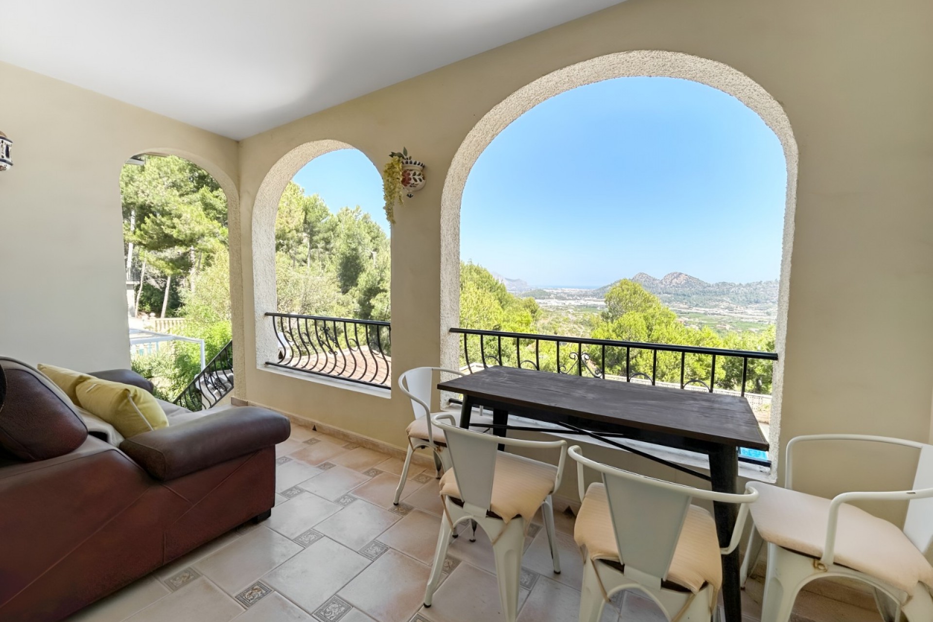 Resale - Villa -
Pedreguer