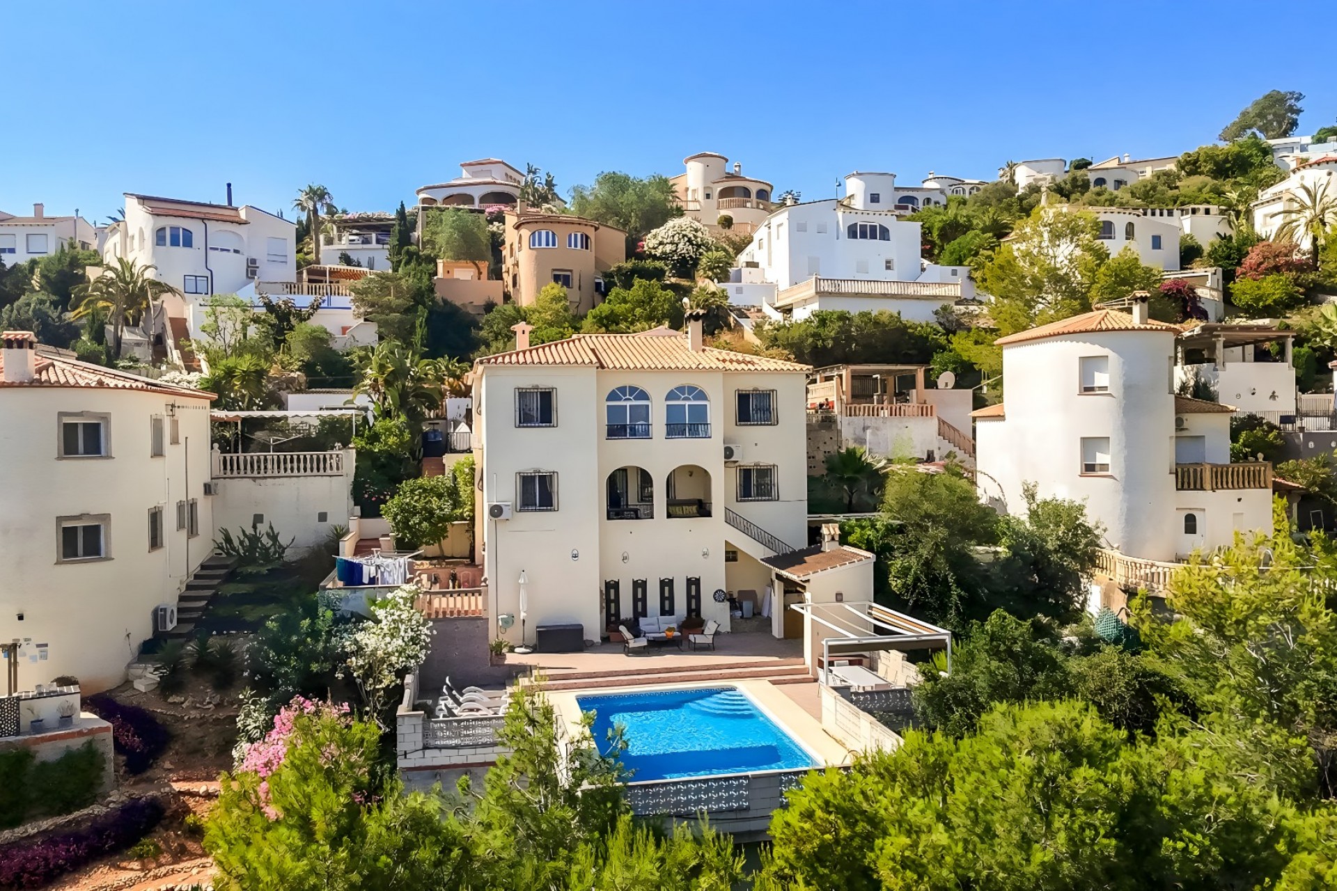 Resale - Villa -
Pedreguer