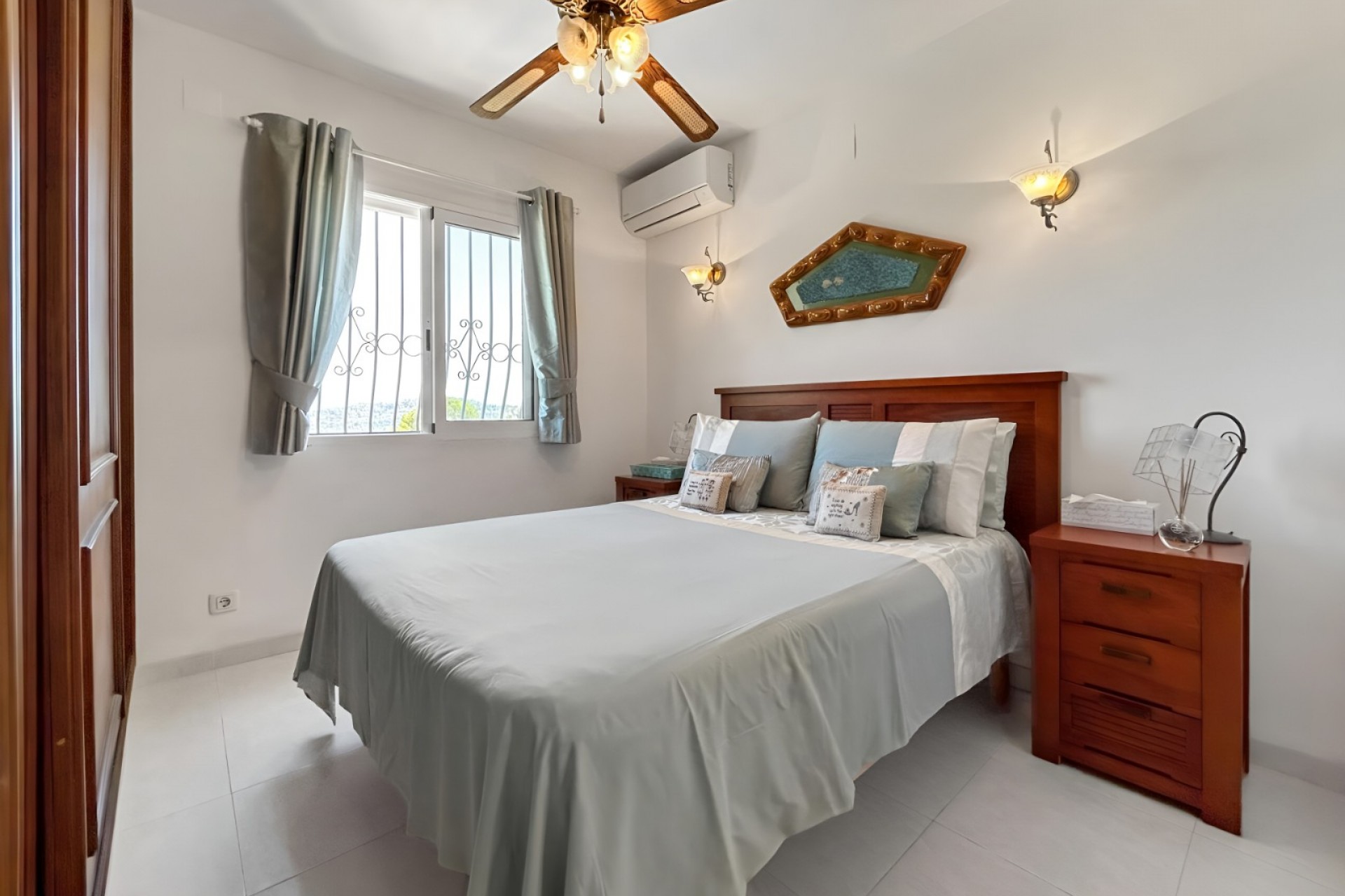 Resale - Villa -
Pedreguer