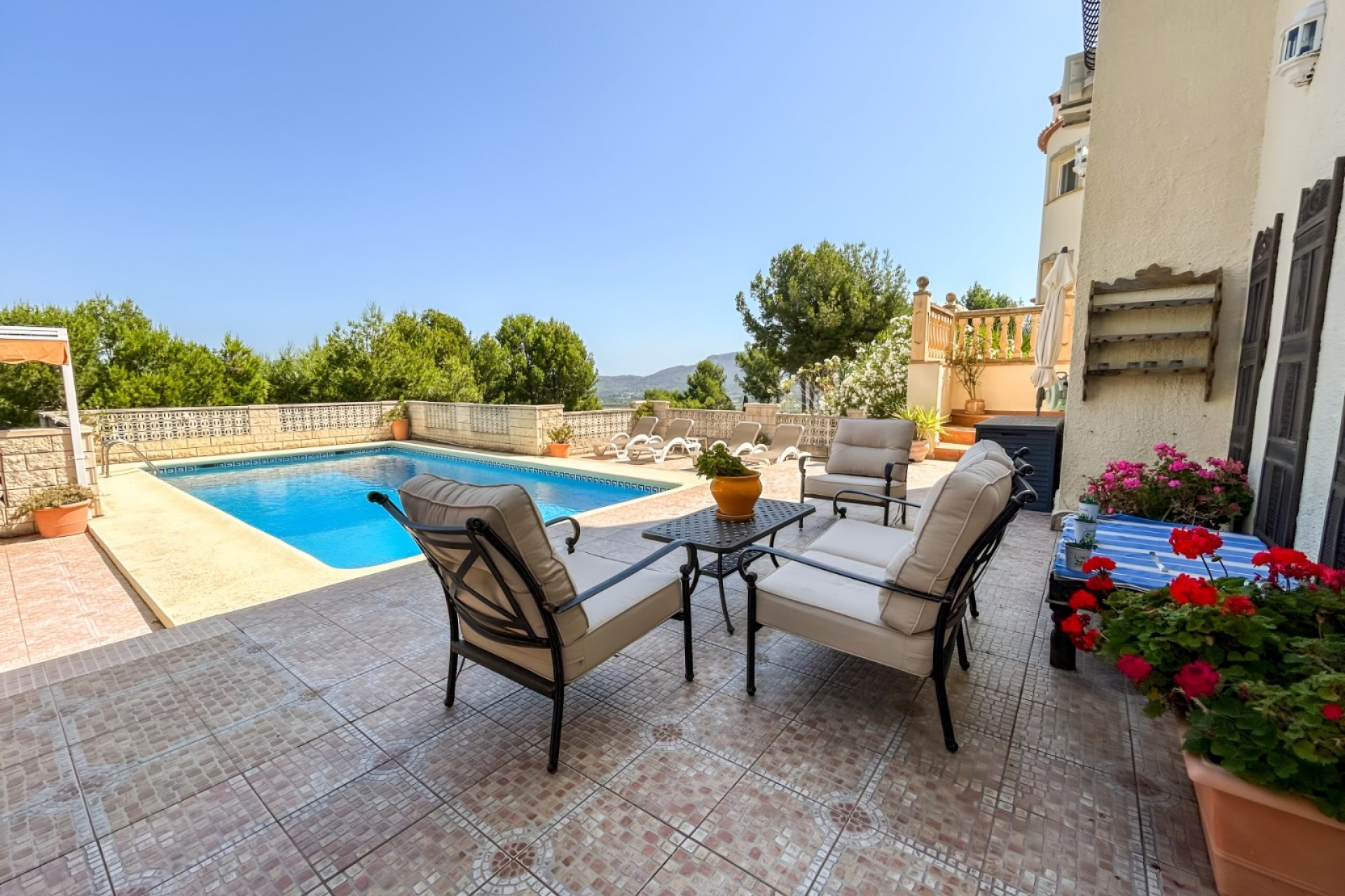 Resale - Villa -
Pedreguer
