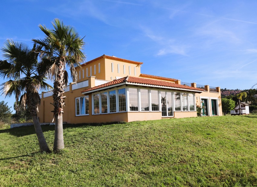 Resale - Villa -
Pedreguer