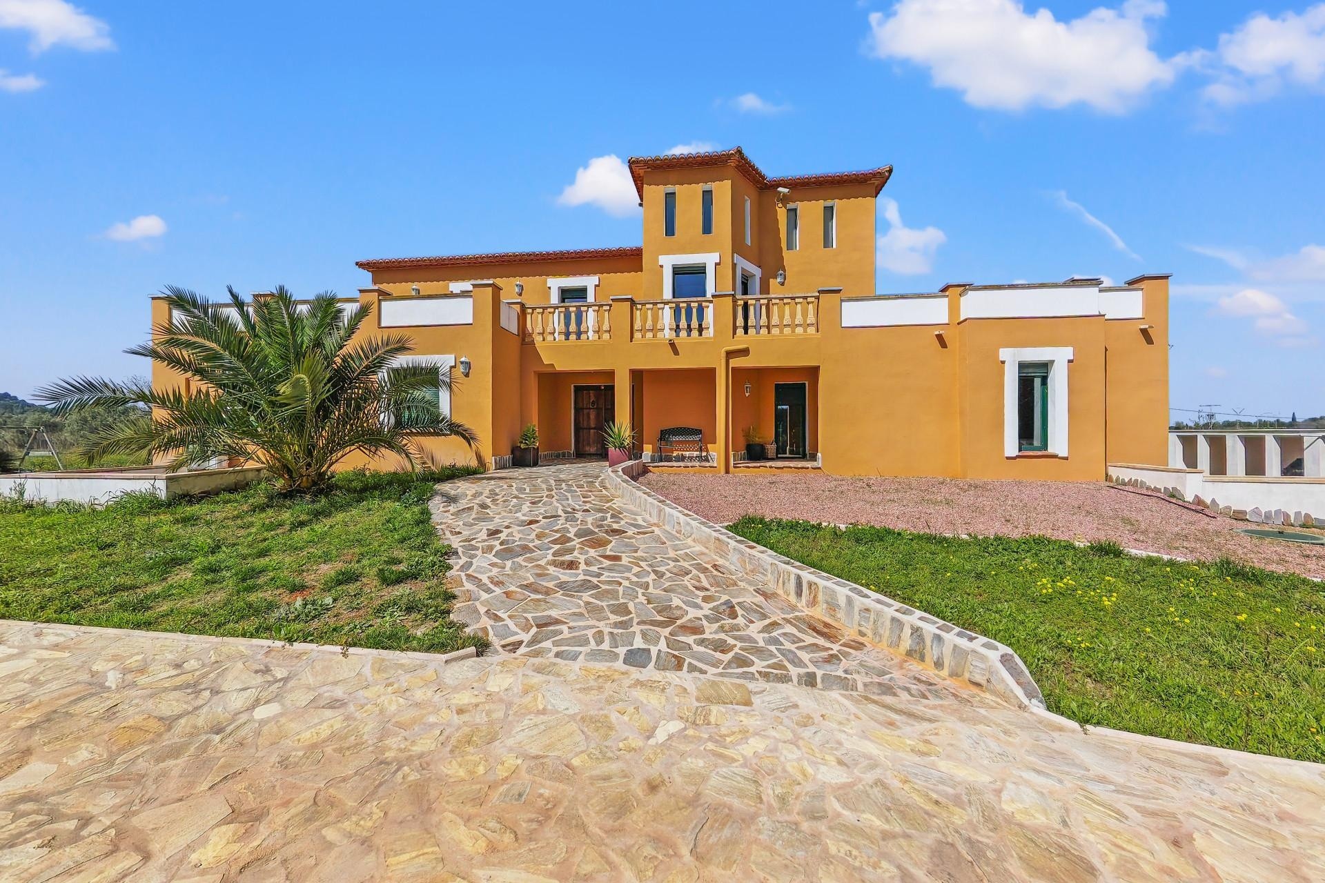 Resale - Villa -
Pedreguer