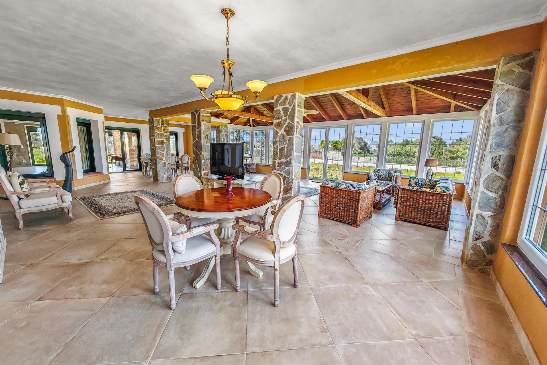 Resale - Villa -
Pedreguer