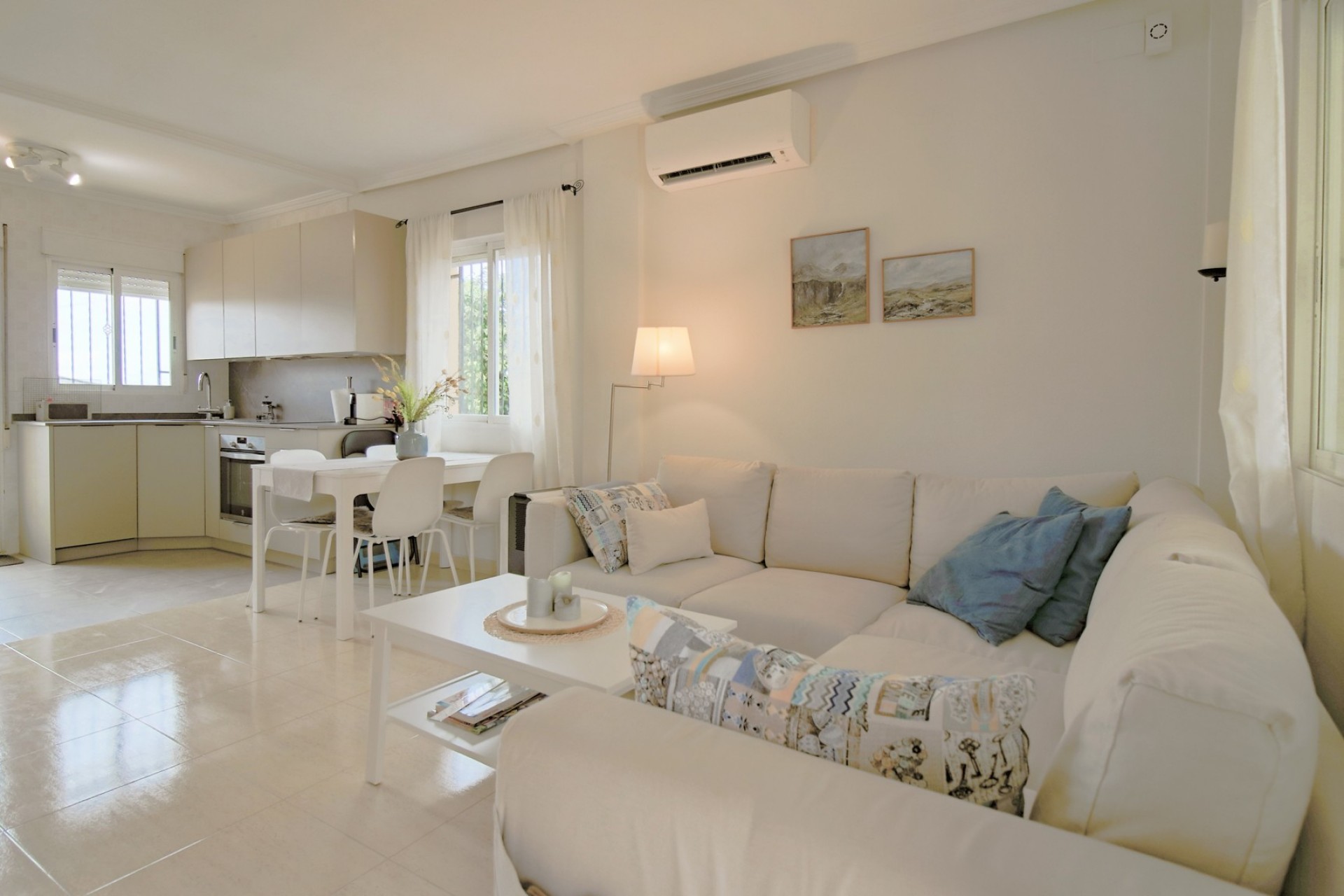 Resale - Villa -
Polop