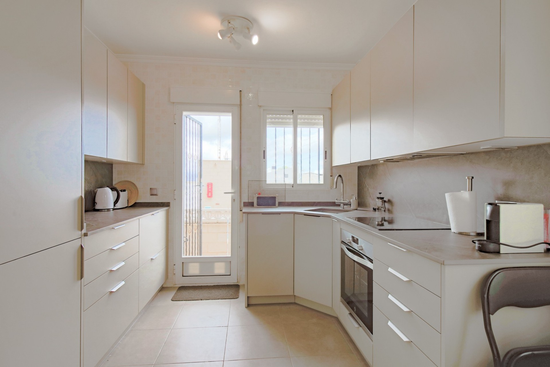 Resale - Villa -
Polop