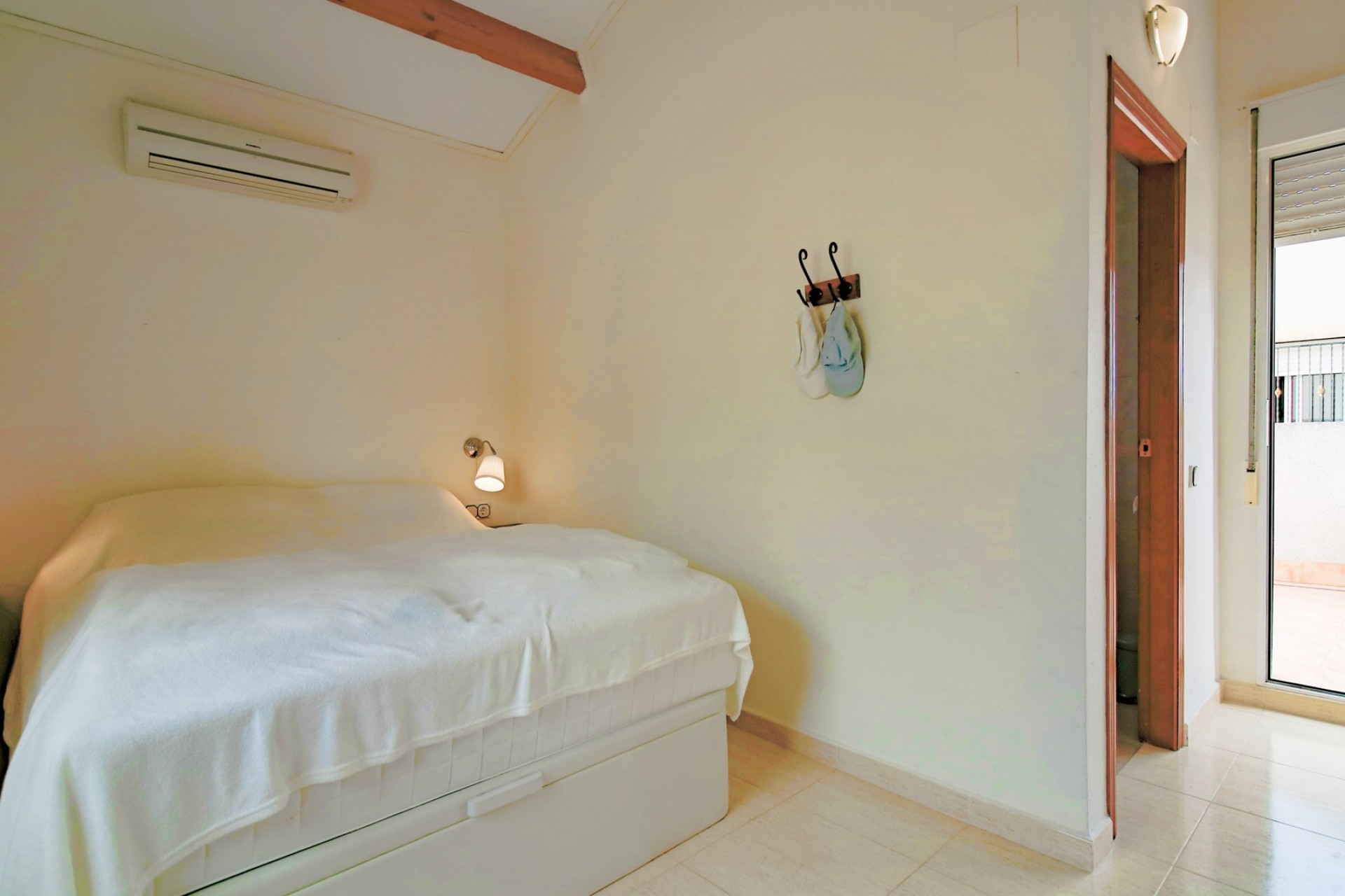 Resale - Villa -
Polop