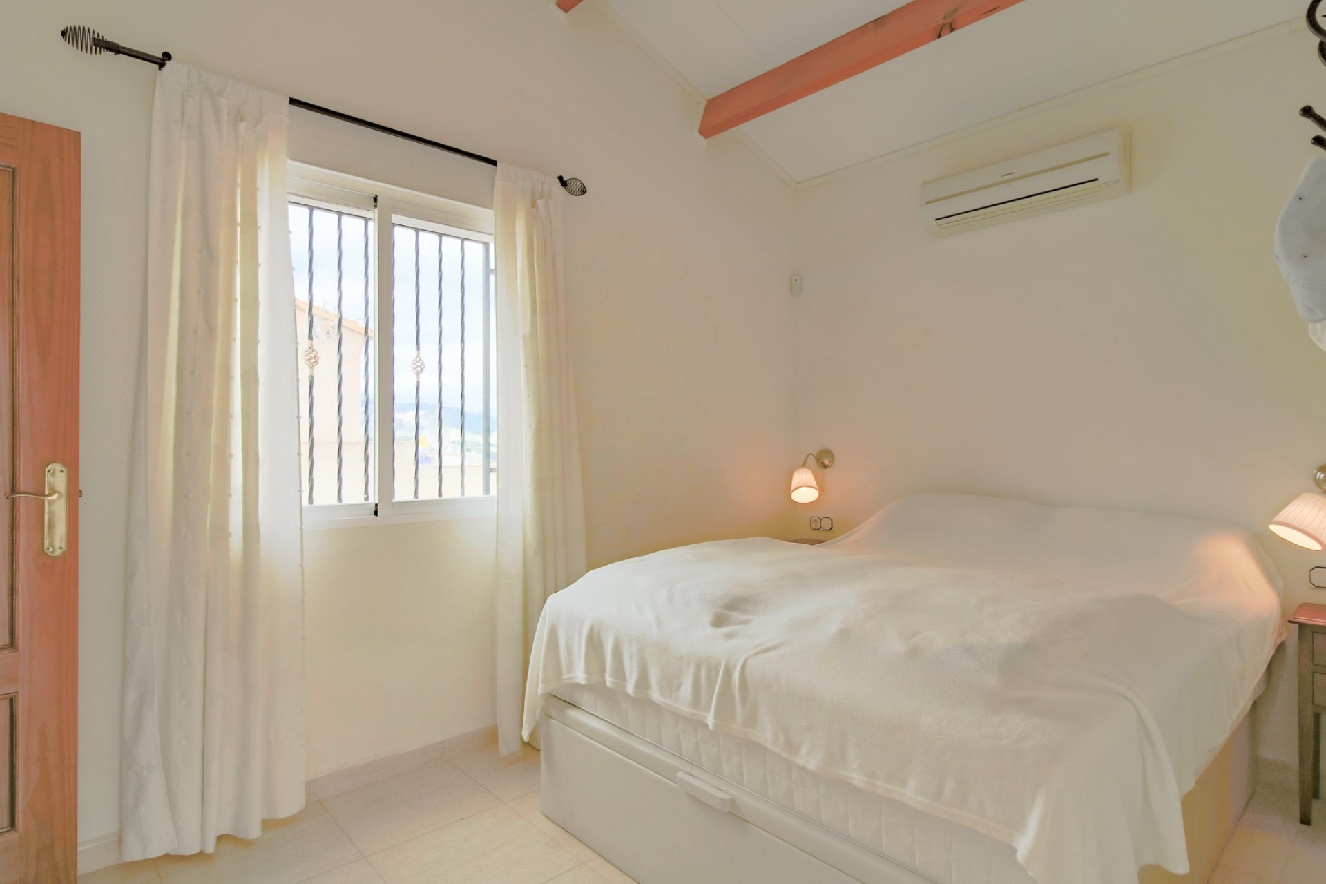 Resale - Villa -
Polop