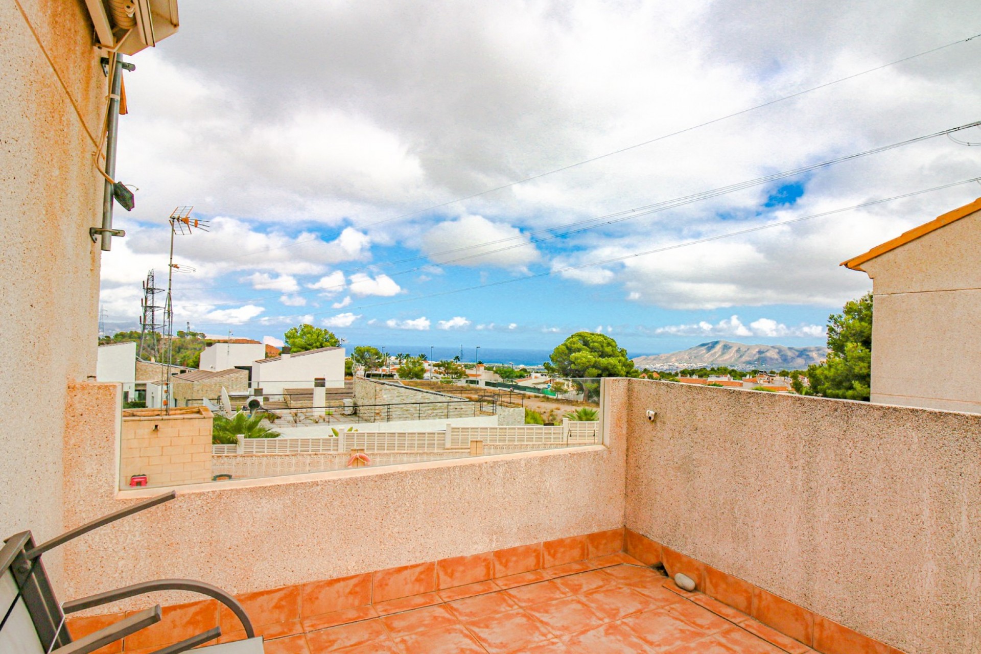 Resale - Villa -
Polop