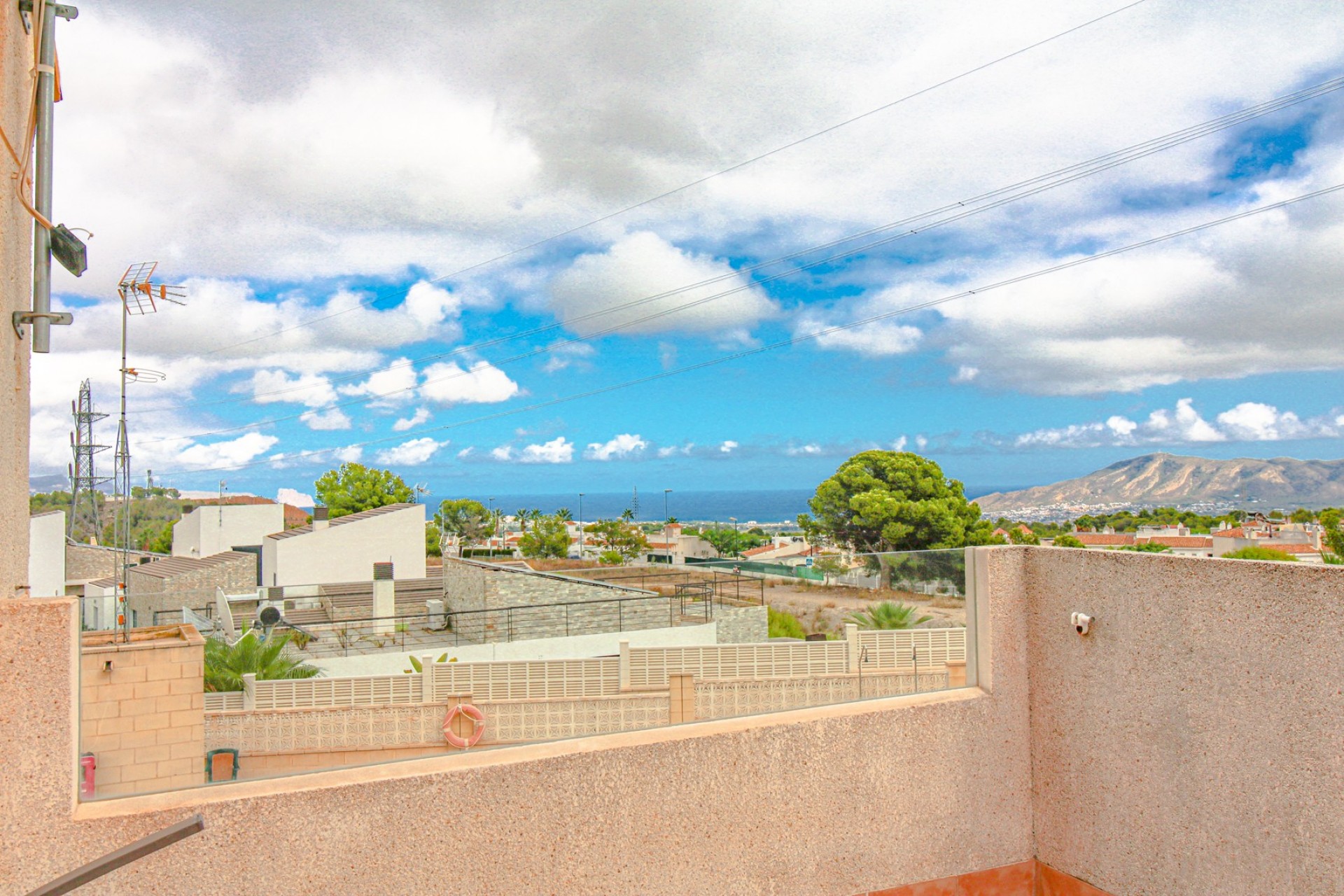 Resale - Villa -
Polop