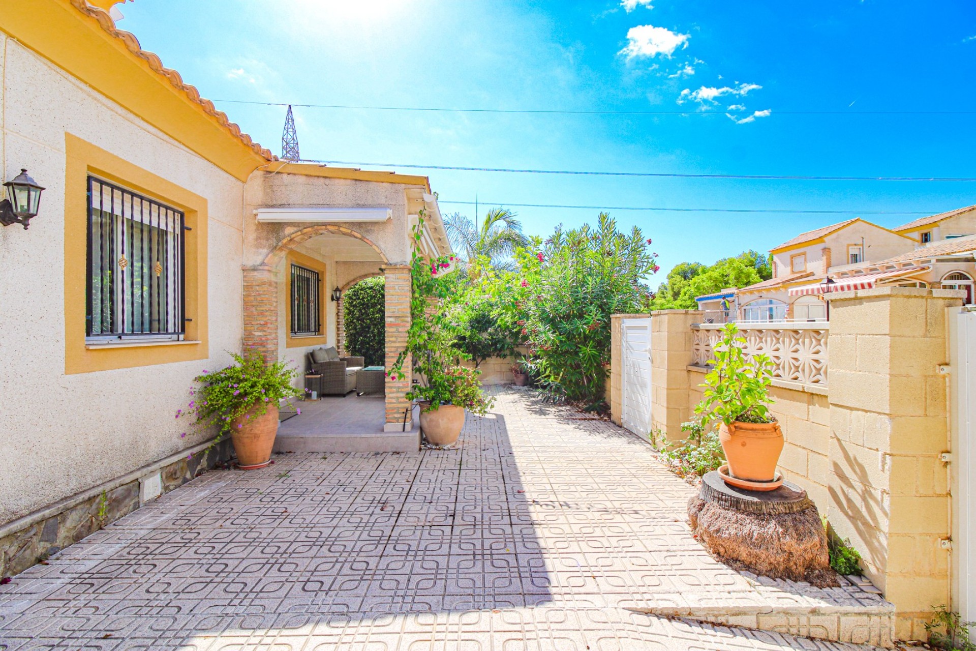 Resale - Villa -
Polop