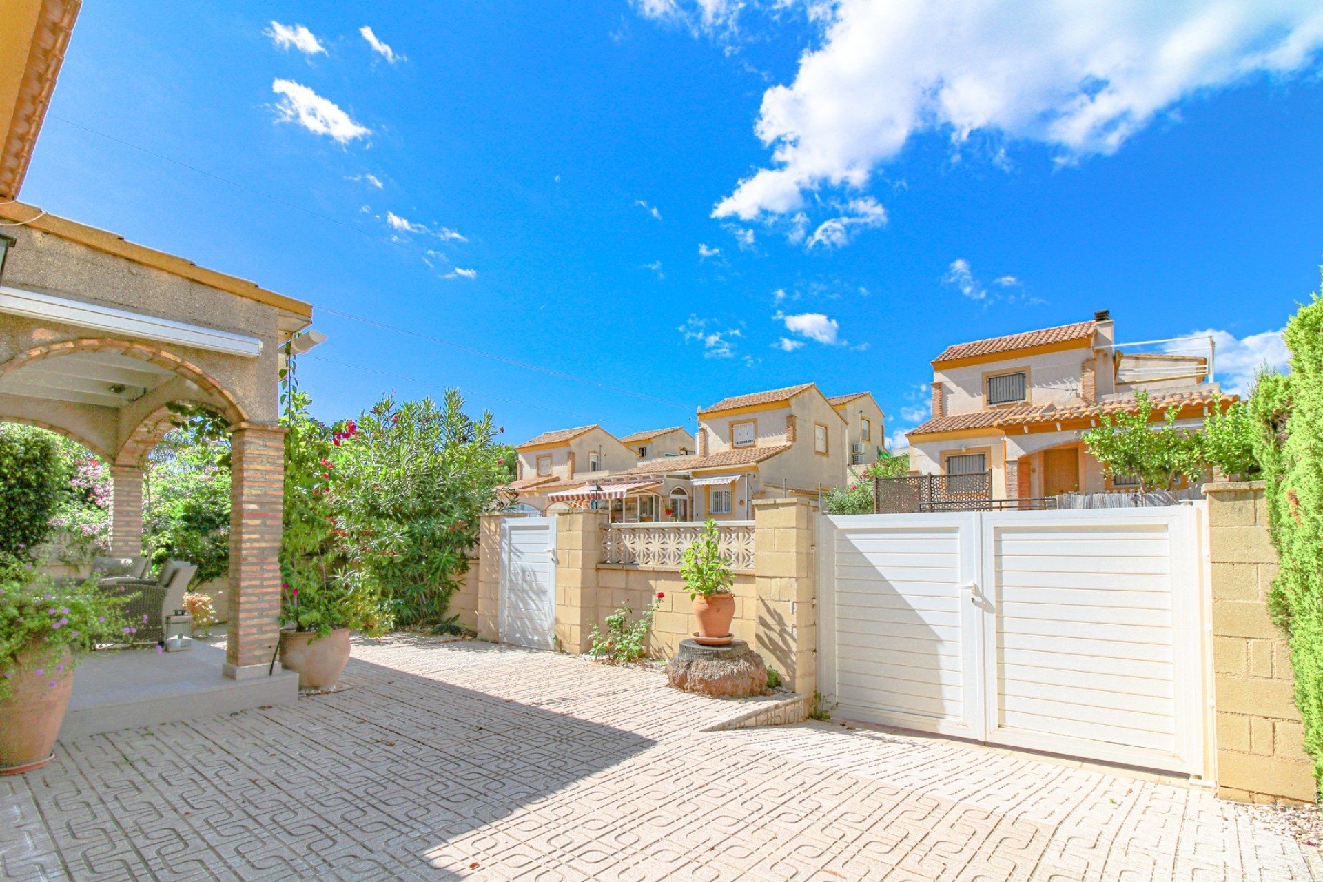 Resale - Villa -
Polop