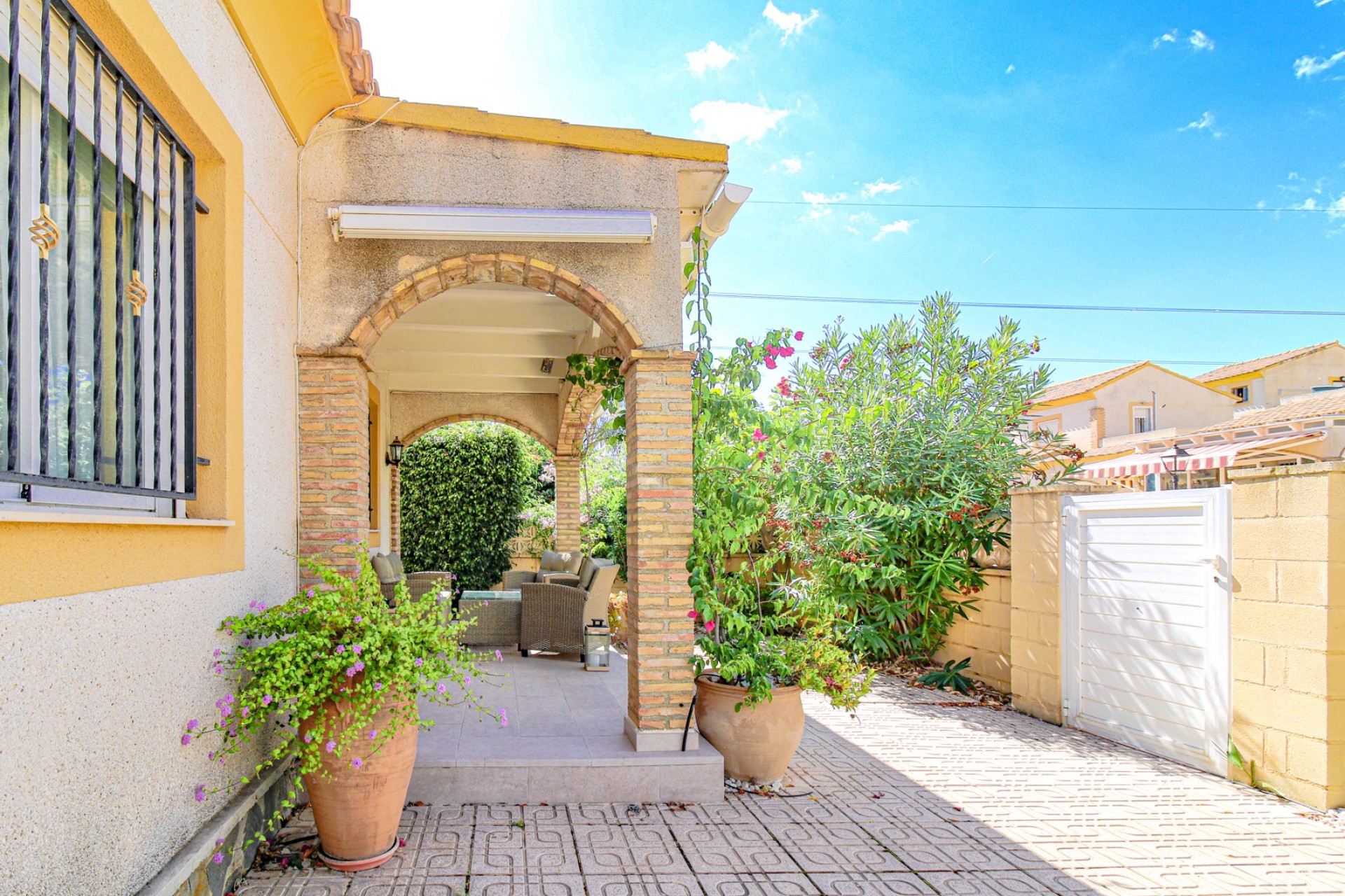 Resale - Villa -
Polop