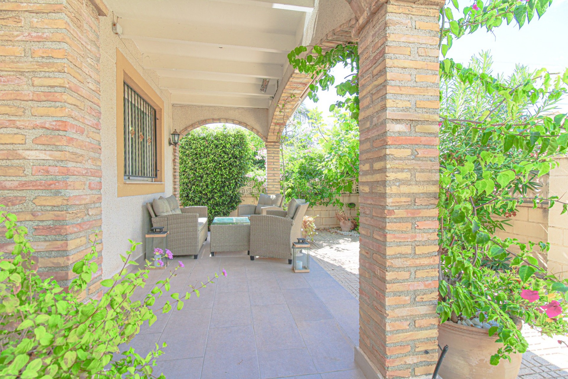 Resale - Villa -
Polop