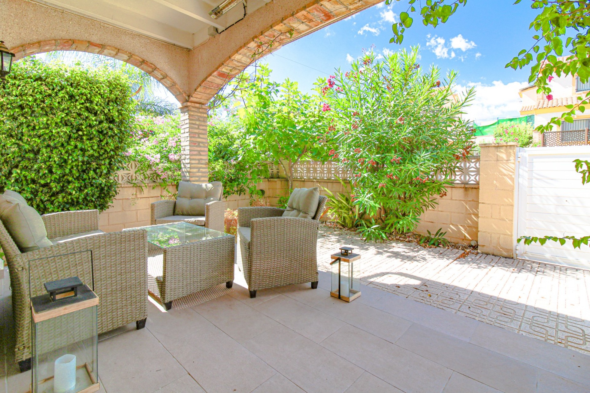 Resale - Villa -
Polop