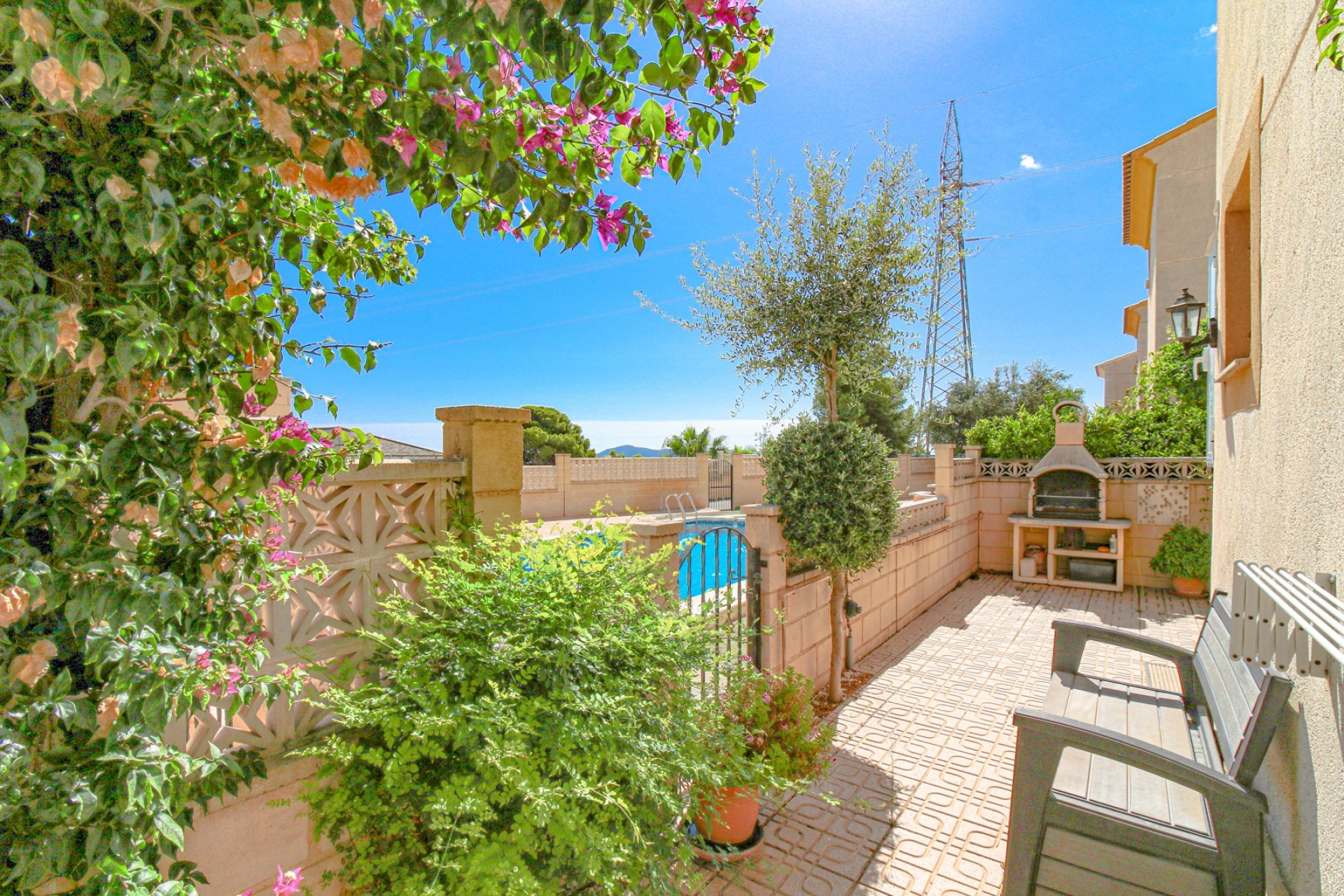 Resale - Villa -
Polop