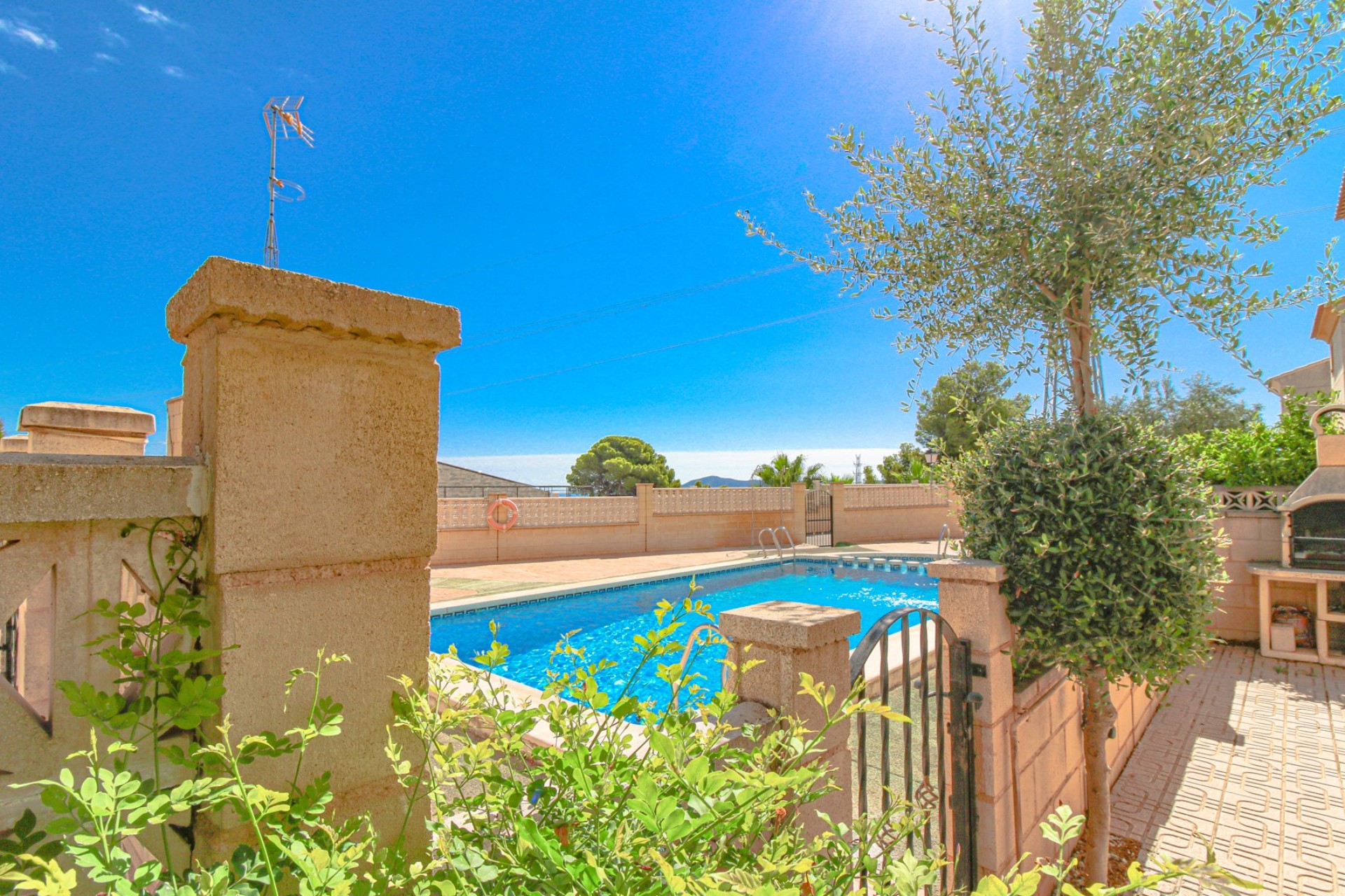 Resale - Villa -
Polop