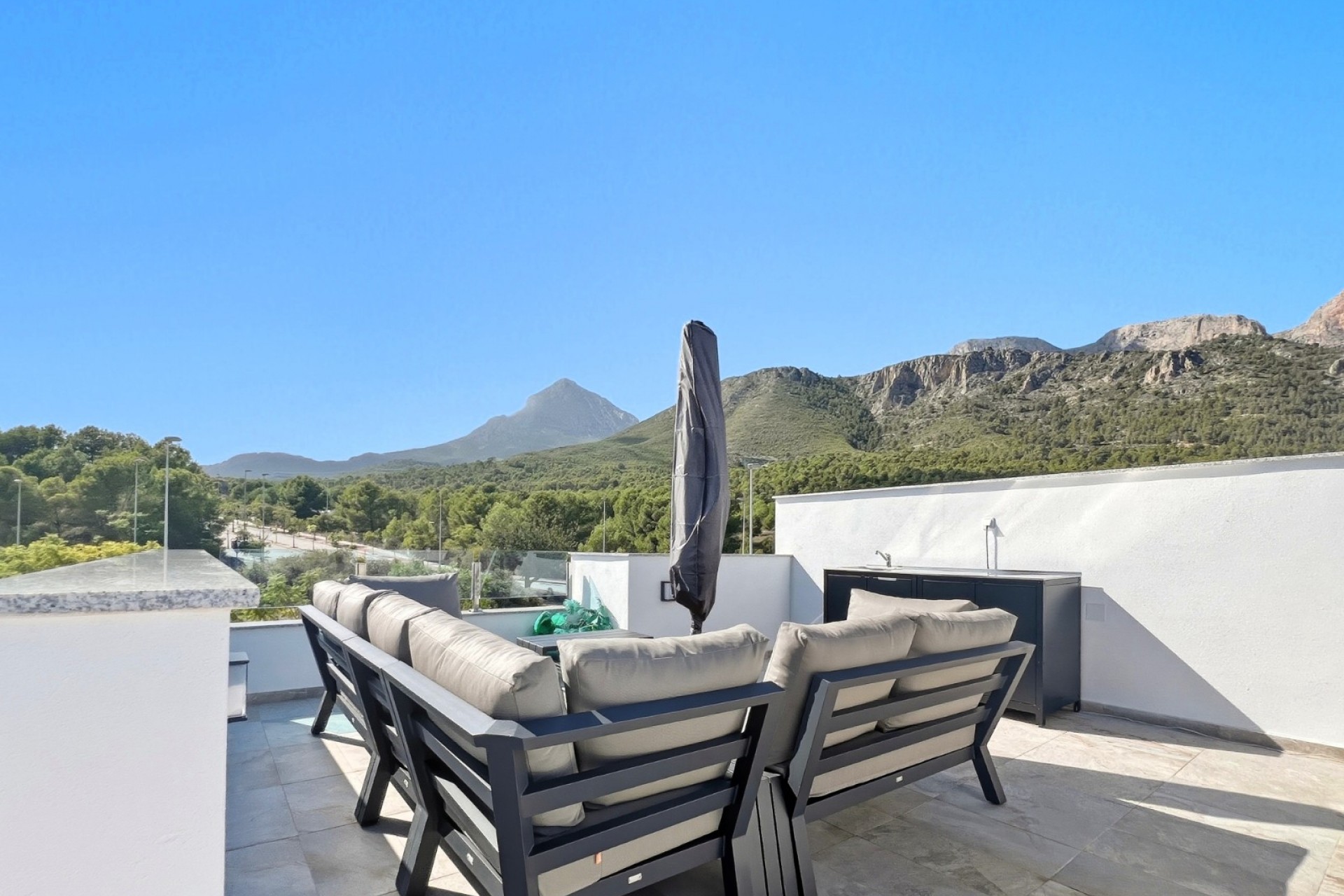 Resale - Villa -
Polop