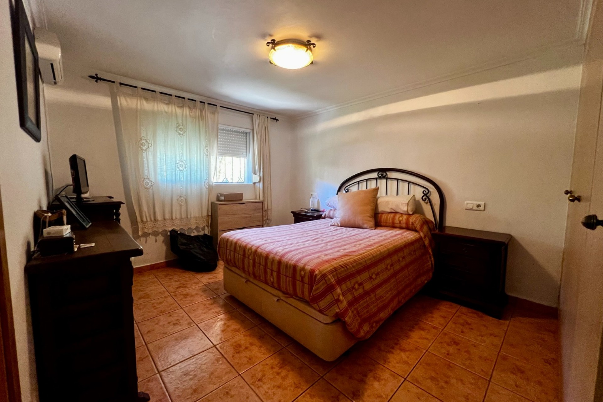 Resale - Villa -
Polop