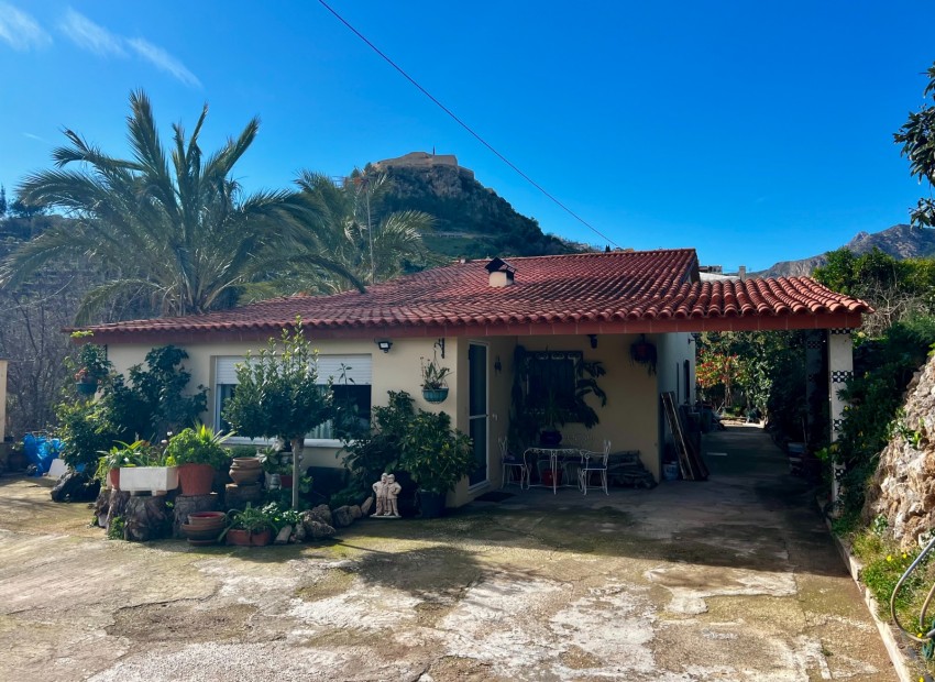 Resale - Villa -
Polop