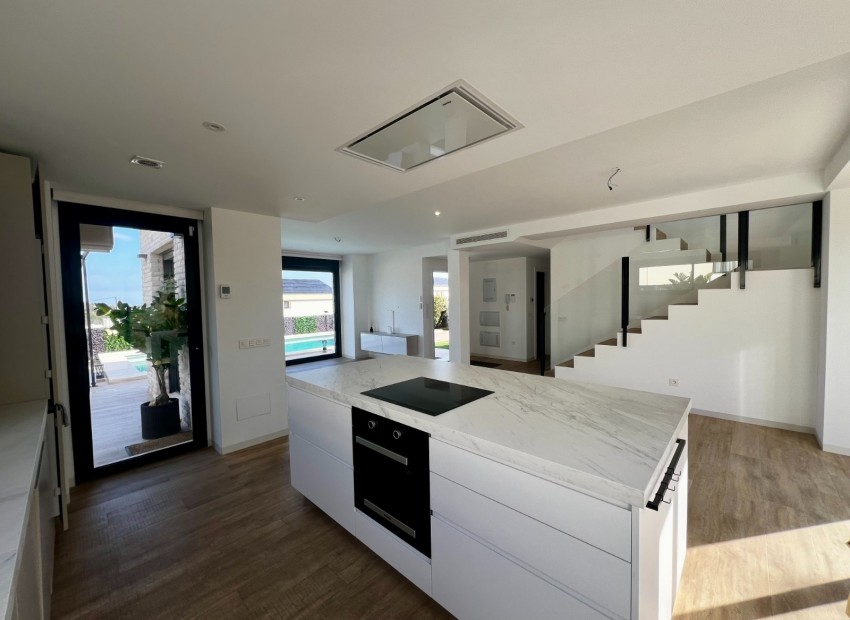 Resale - Villa -
Polop