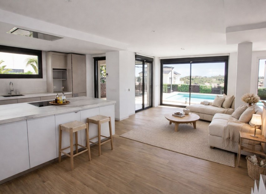 Resale - Villa -
Polop