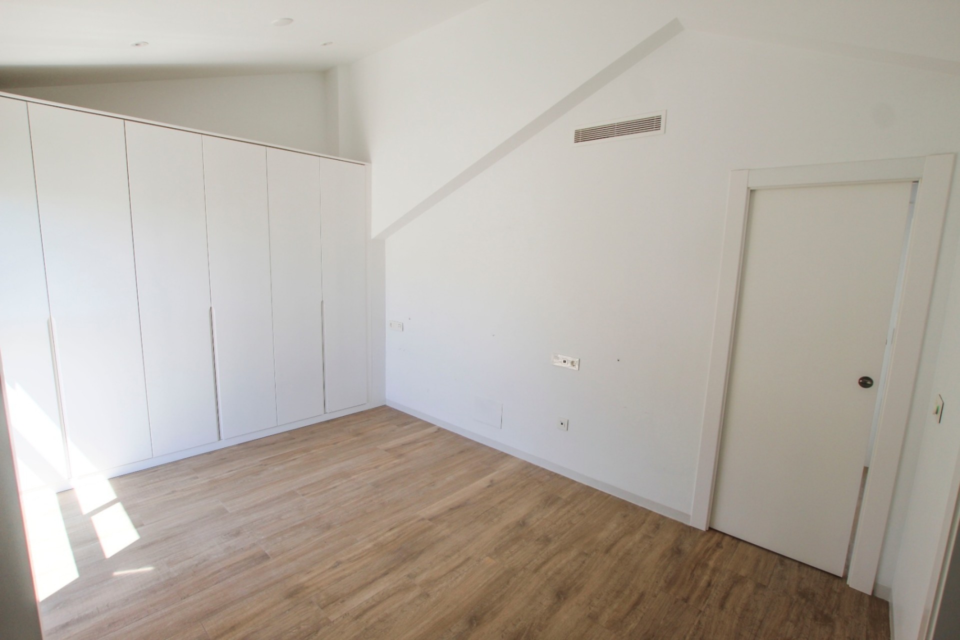 Resale - Villa -
Polop