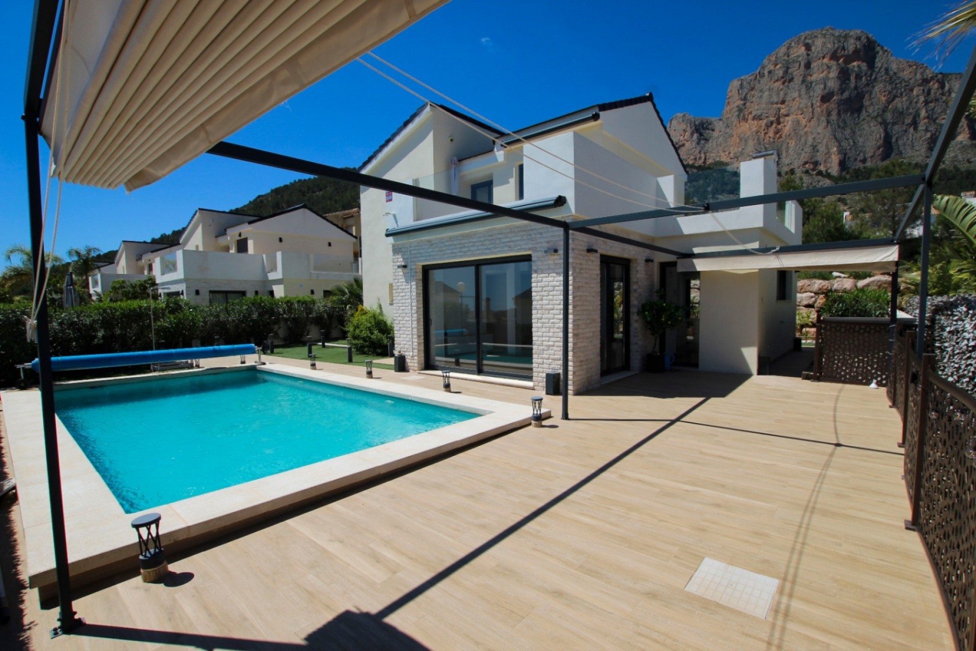 Resale - Villa -
Polop