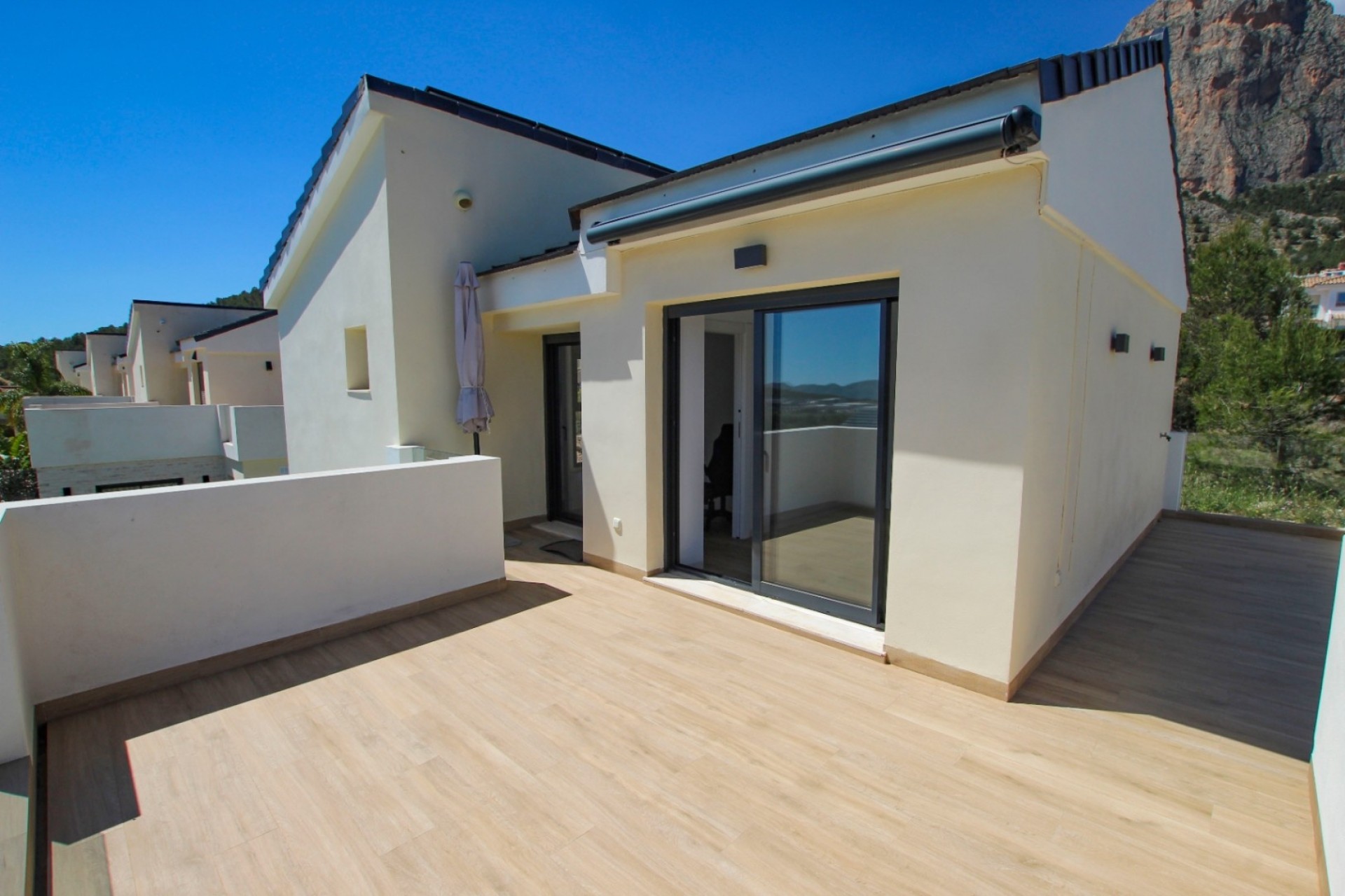 Resale - Villa -
Polop