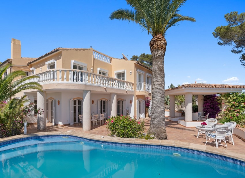 Resale - Villa -
PORT D'ANDRATX - Andratx