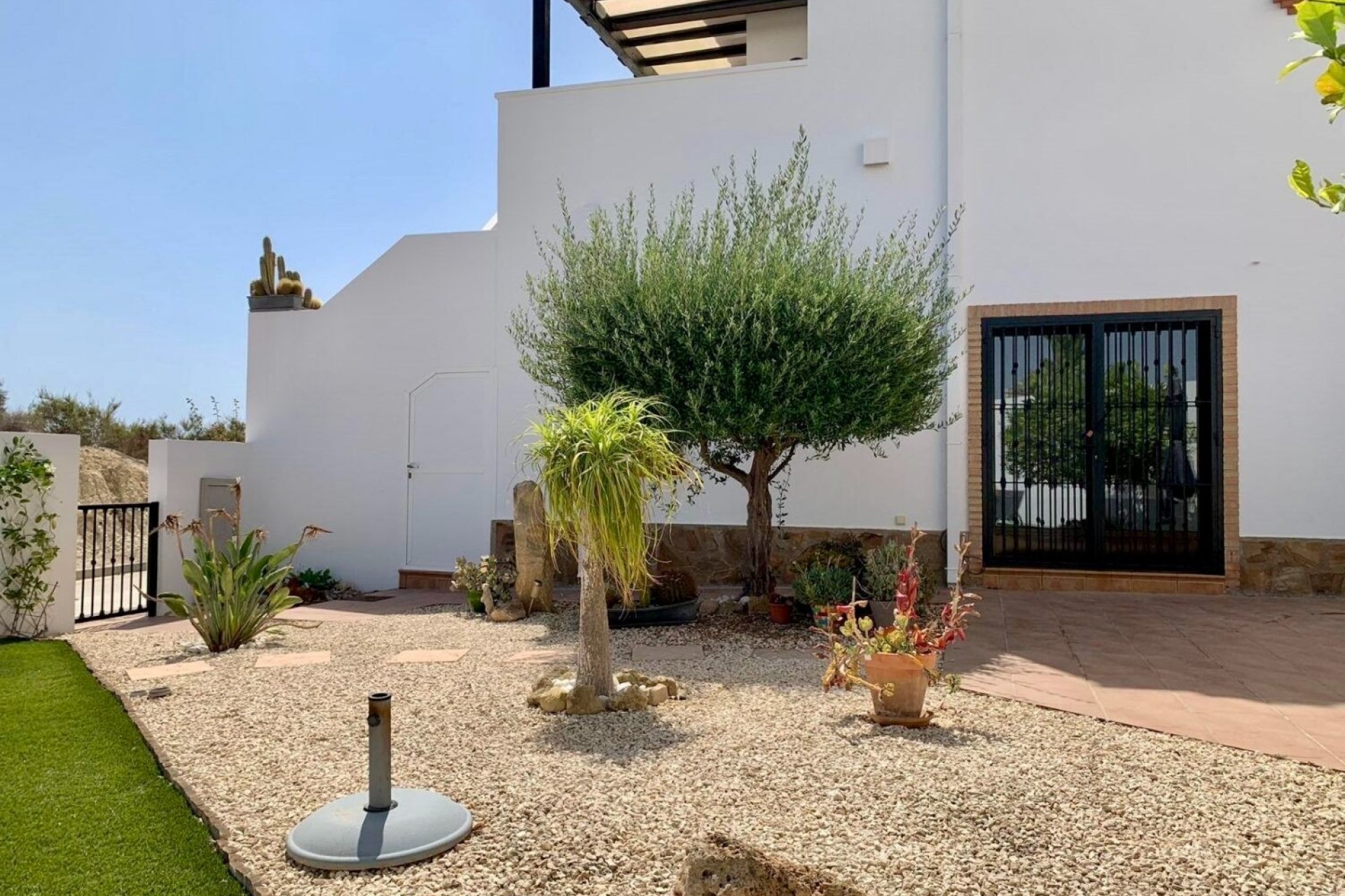 Resale - Villa -
Rojales