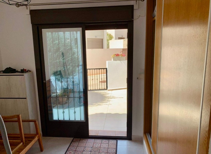 Resale - Villa -
Rojales