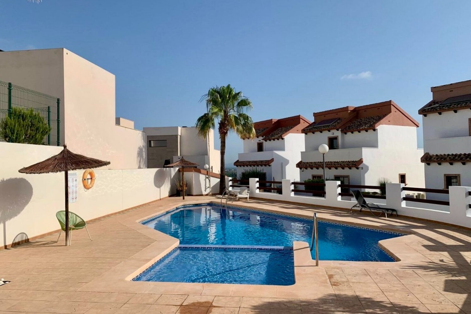 Resale - Villa -
Rojales