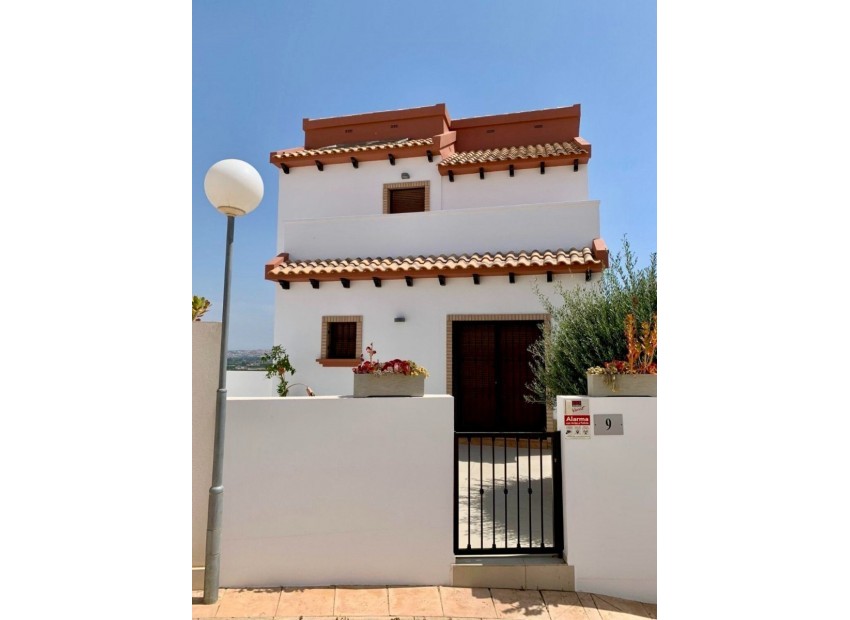 Resale - Villa -
Rojales