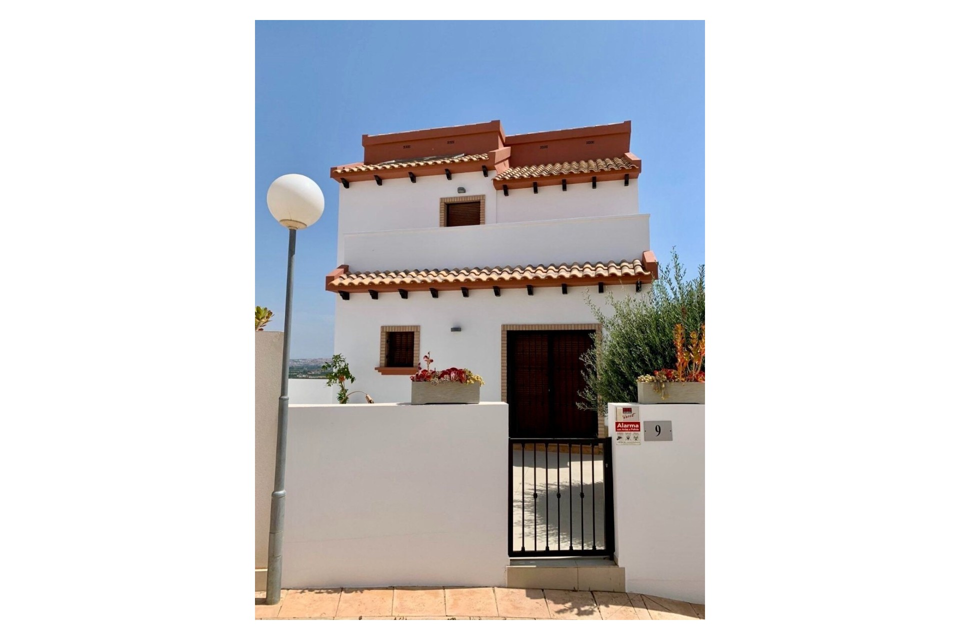 Resale - Villa -
Rojales