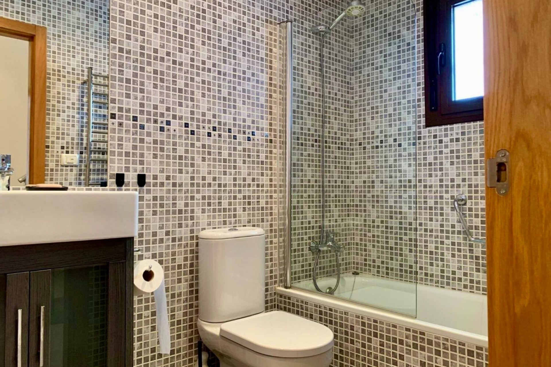 Resale - Villa -
Rojales