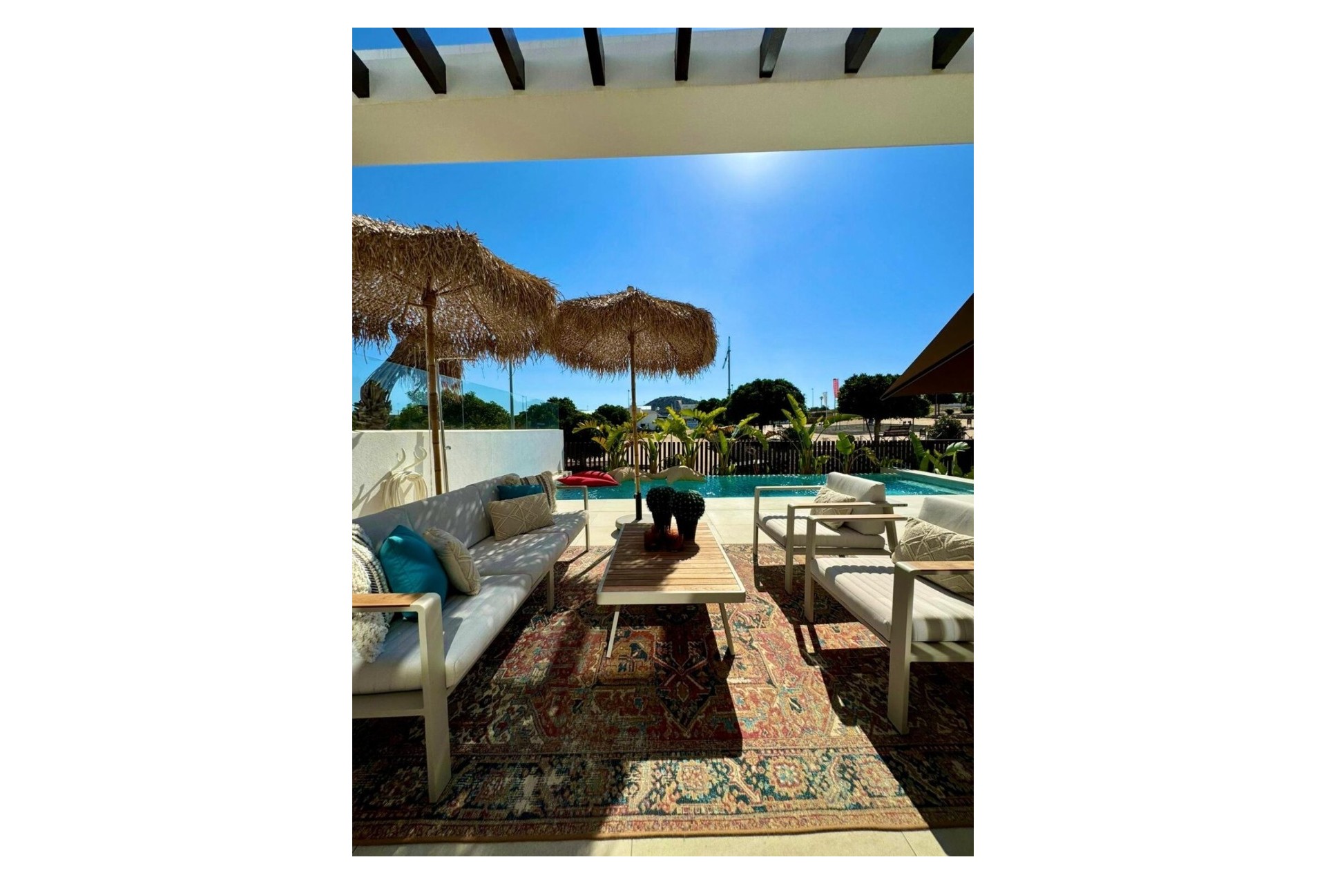 Resale - Villa -
Rojales