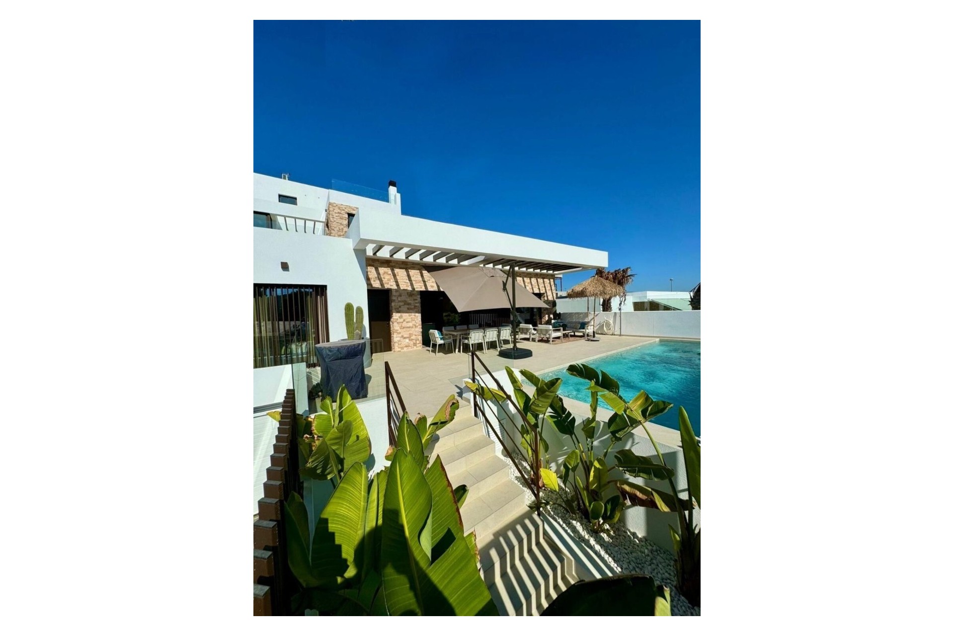 Resale - Villa -
Rojales